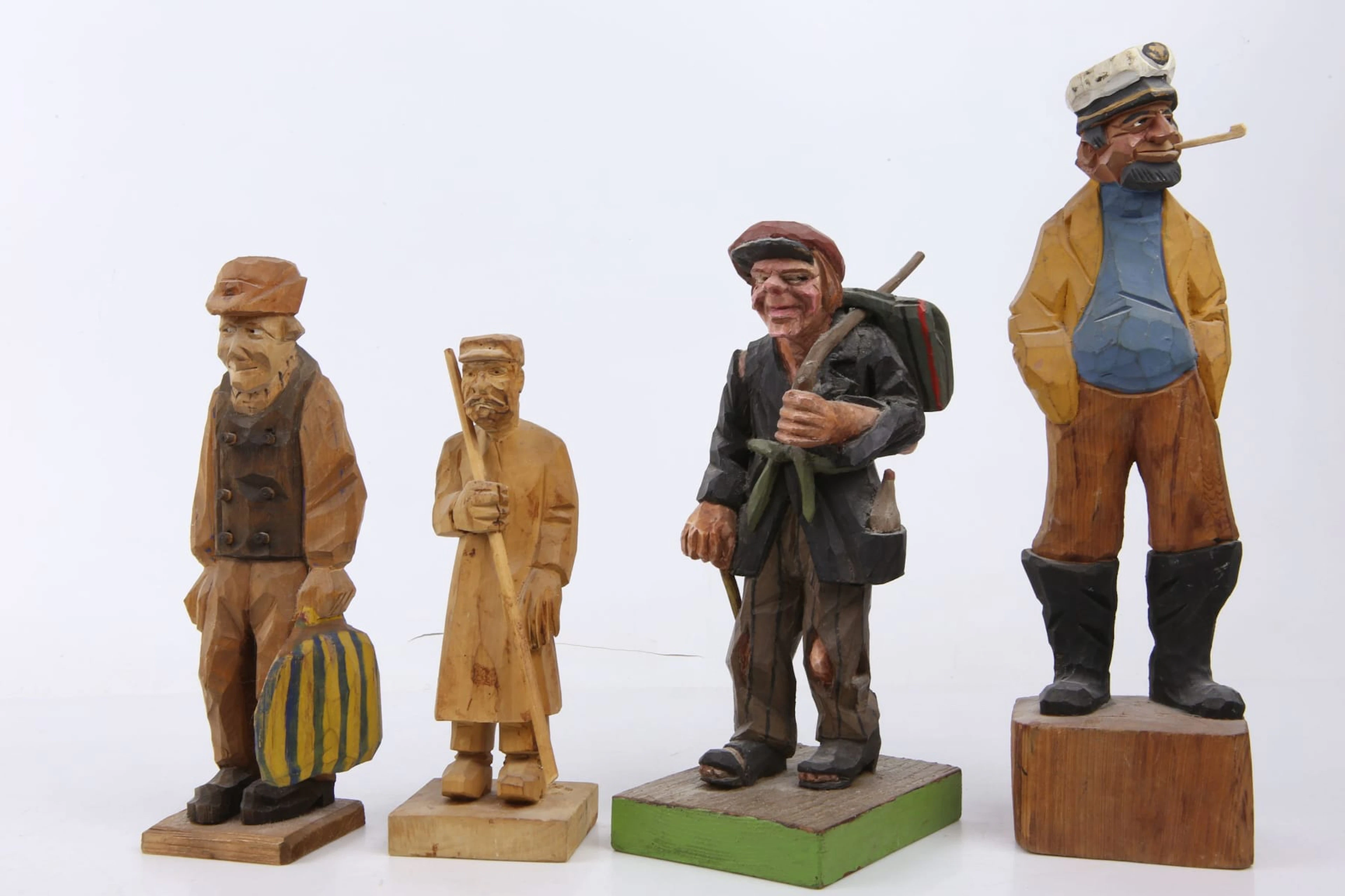 FIGURINER, 4 st, bl.a. Lorens Larsson, Emil Gustavsson, skuret trä