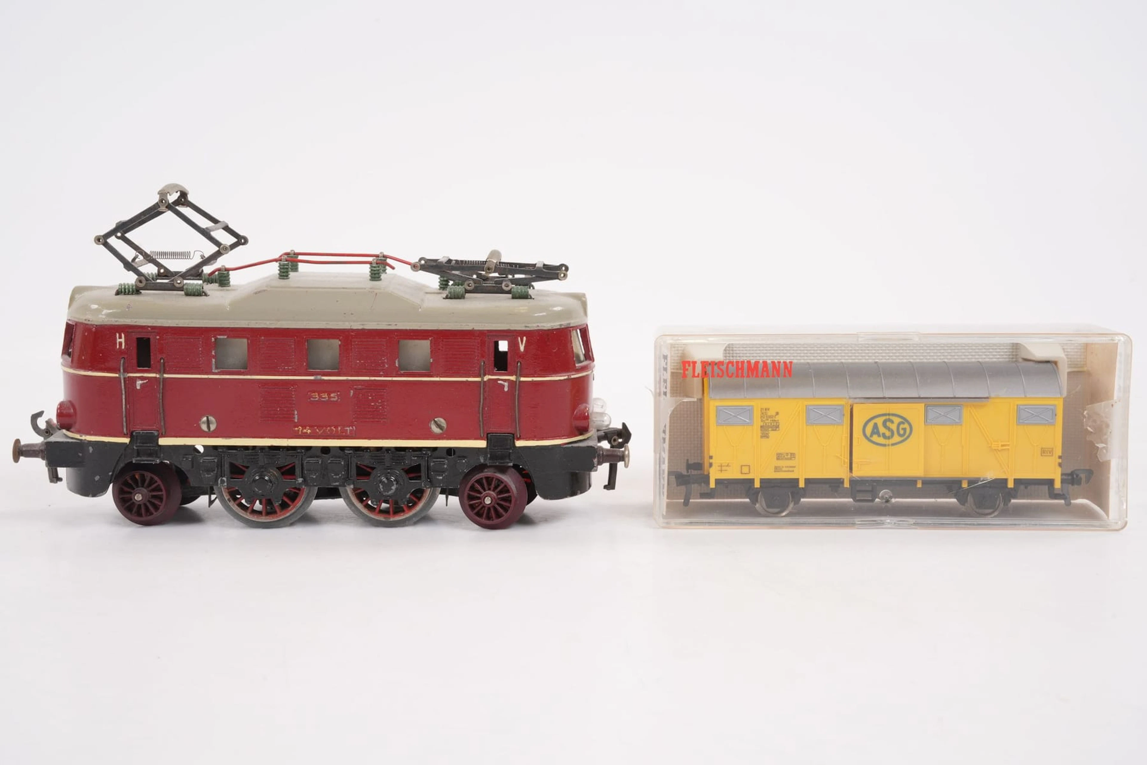 MODELLTÅG, 2 st, Fleischmann, modell 335 & 5332