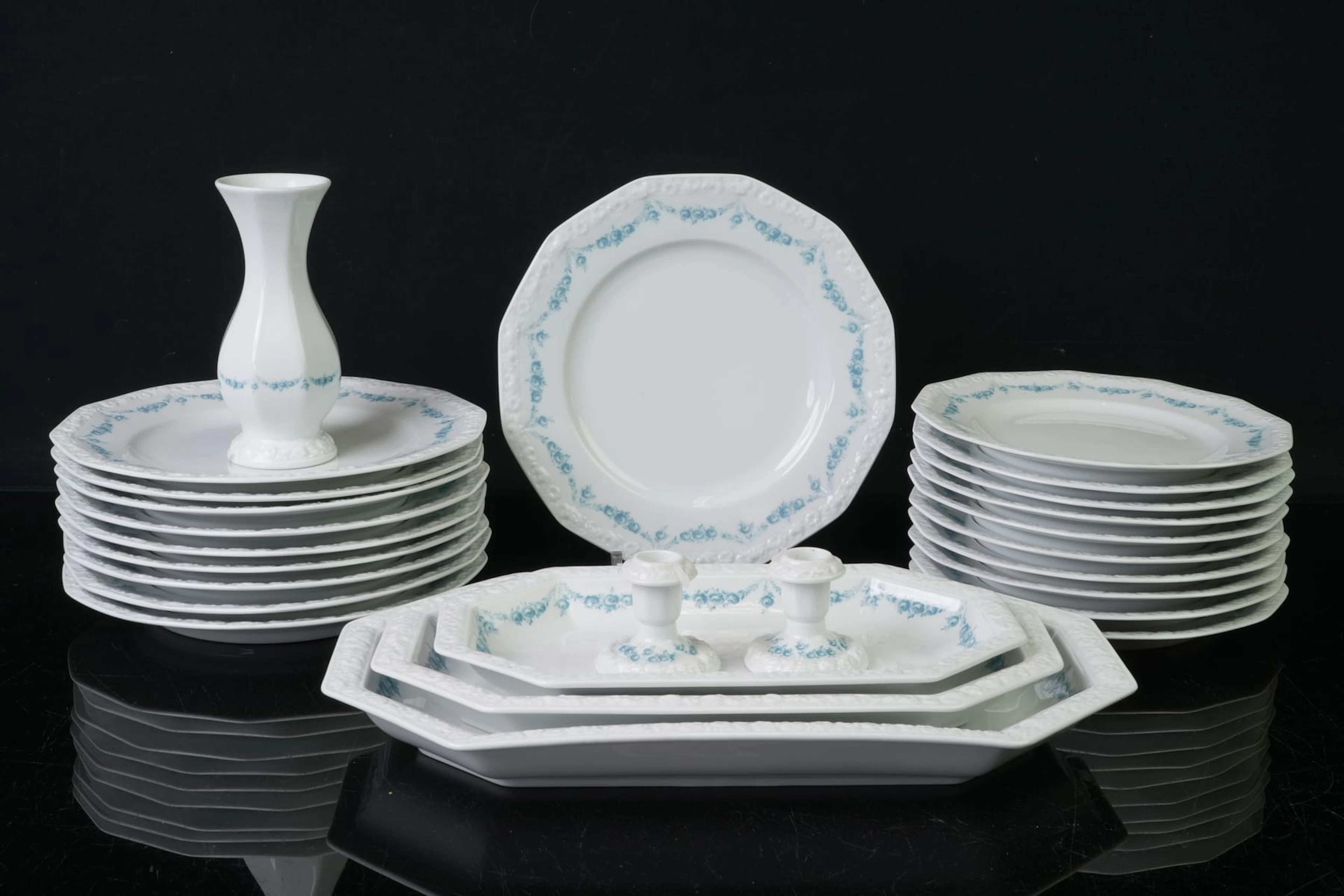 SERVISDELAR, 26 delar, "Maria girlang", Classic rose collection, Rosenthal