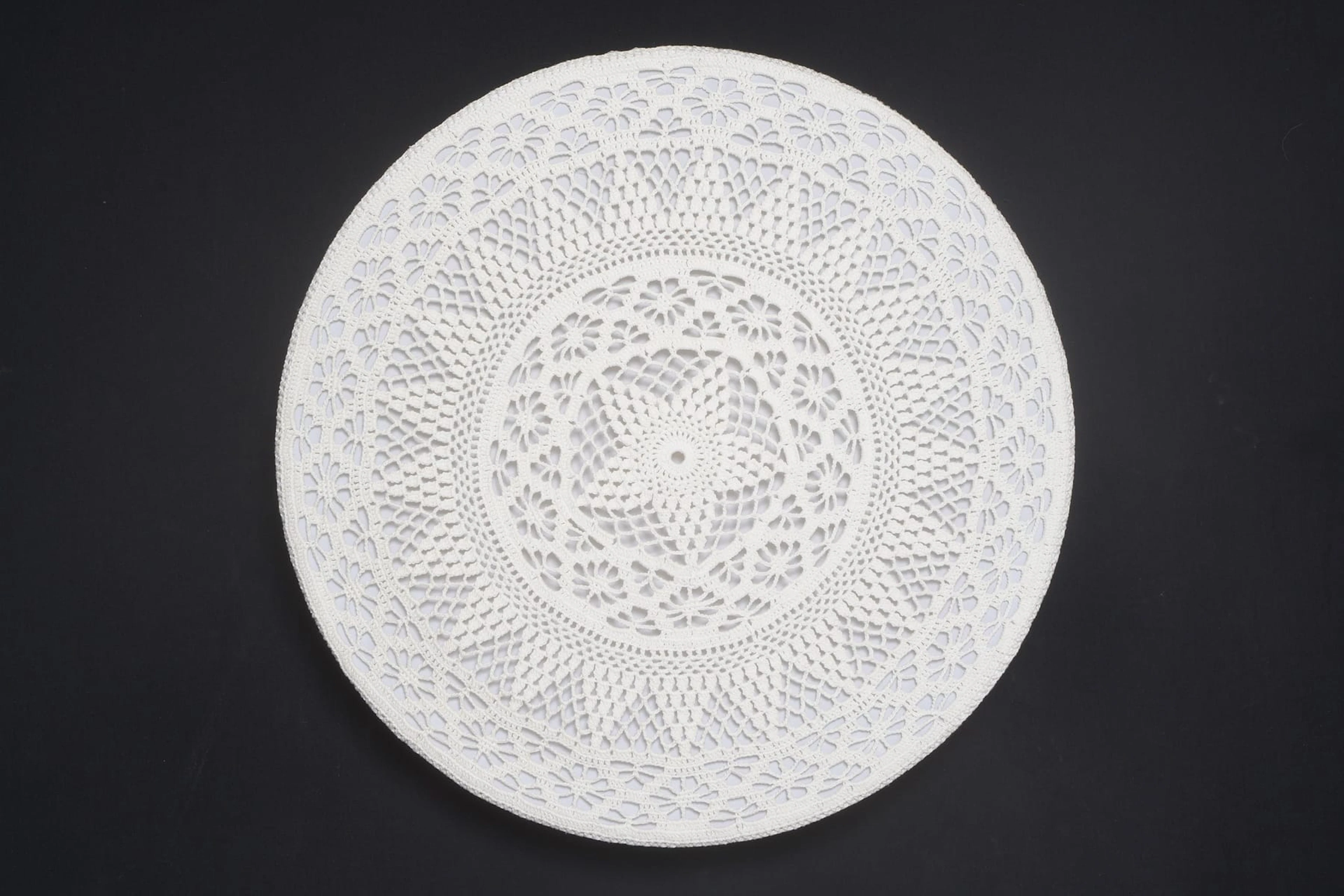 TAKPLAFOND, textil samt broderi, 1900-talets andra hälft