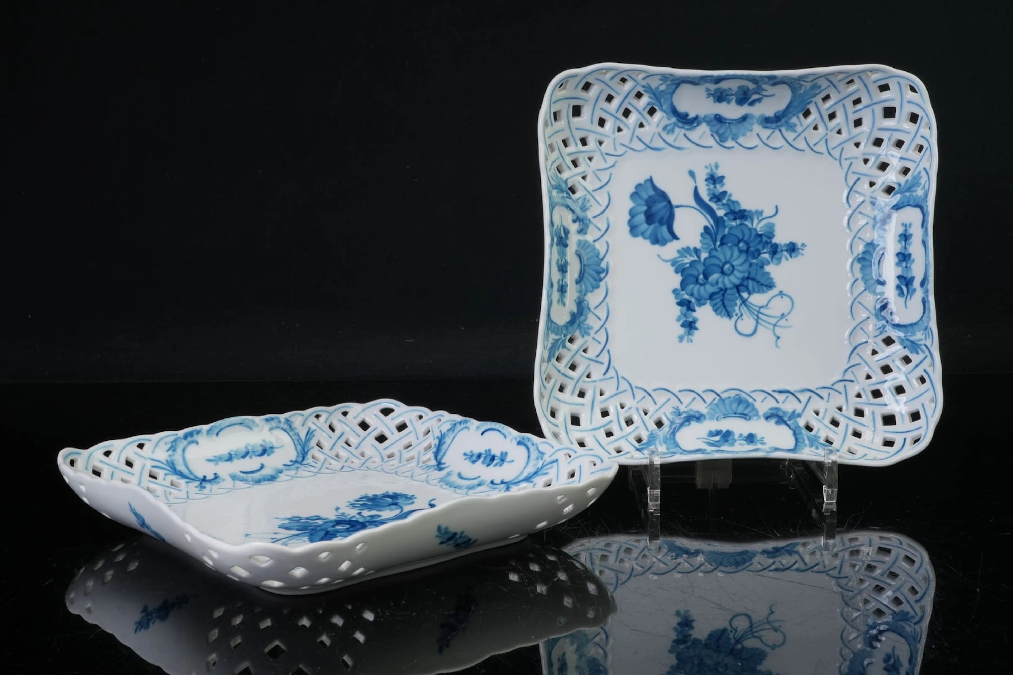 FAT, 2 st, genombruten dekor, "Blå Blomst", Royal Copenhagen