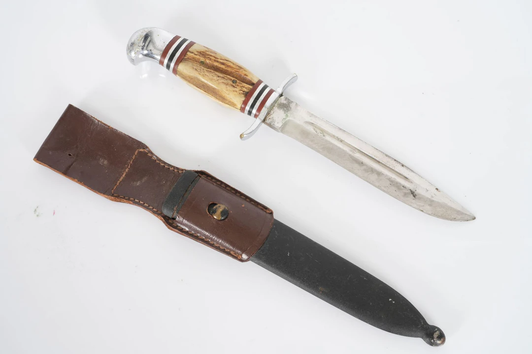 MORAKNIV, Erik frost, 1900-tal