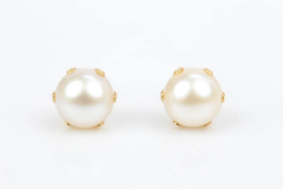 ÖRHÄNGEN, ett par, med odlade pärlor, guld, 18 k, ca 1,99 g