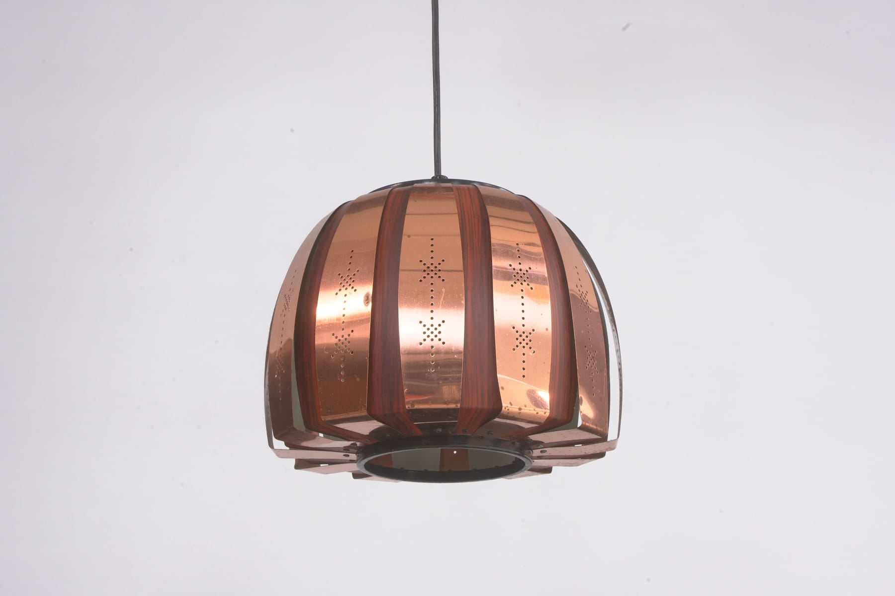 TAKLAMPA, med koppardetaljer, 1900-talets andra hälft