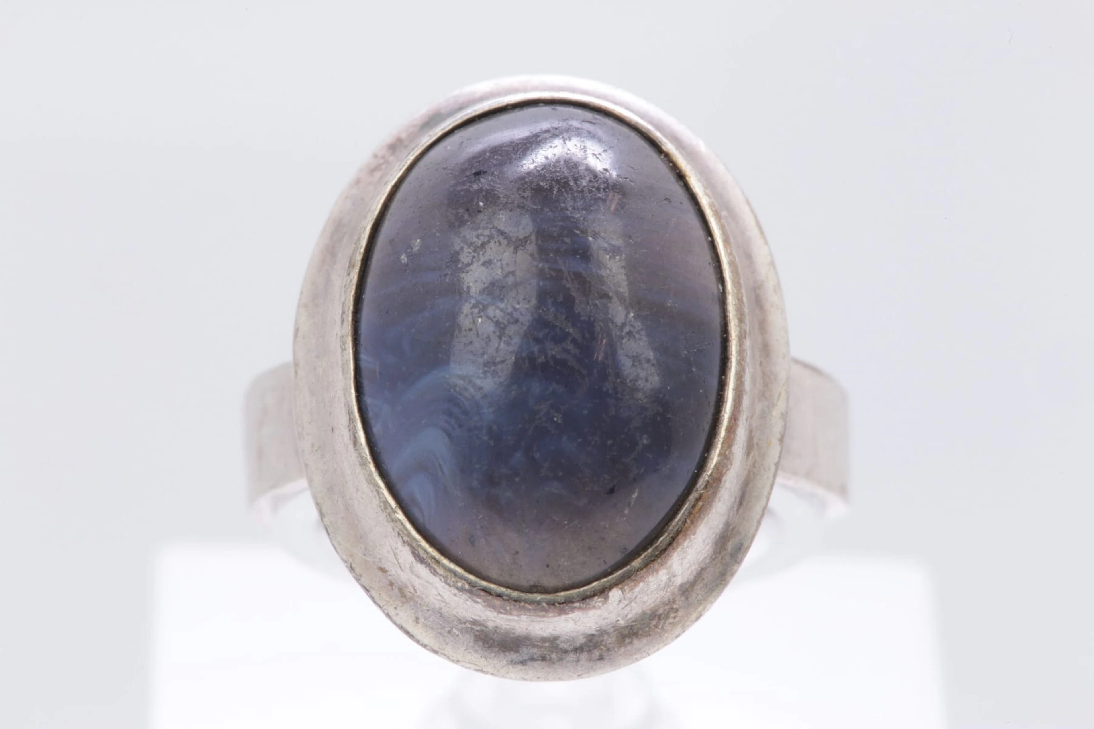 RING, med cabochonslipad blå sten, silver, Sävsjö Guldsmeds AB