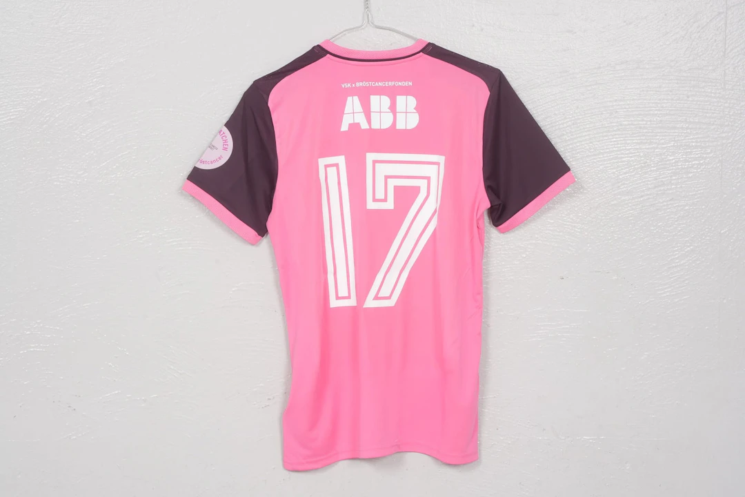 LINN NIEMELÄ, matchtröja, (S), "Rosa matchen", VSK Fotboll, 2026