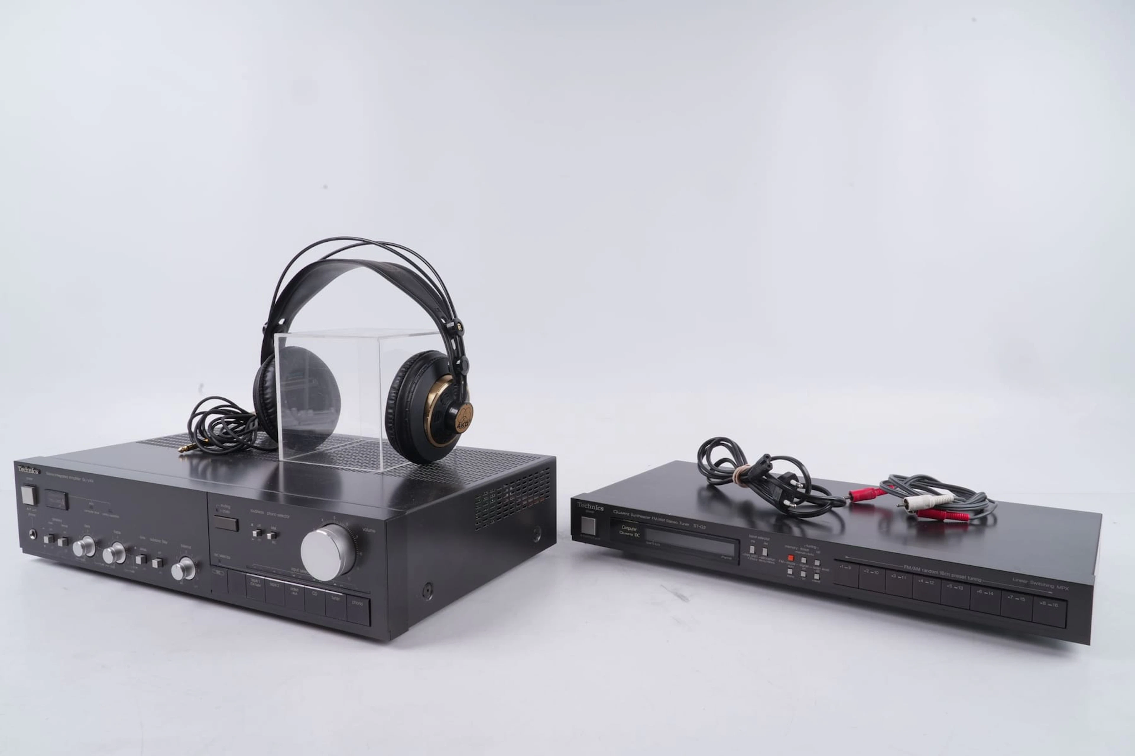 FÖRSTÄRKARE, "SU-V4X", tuner, "ST-G3", Technics, samt HÖRLURAR, AKG