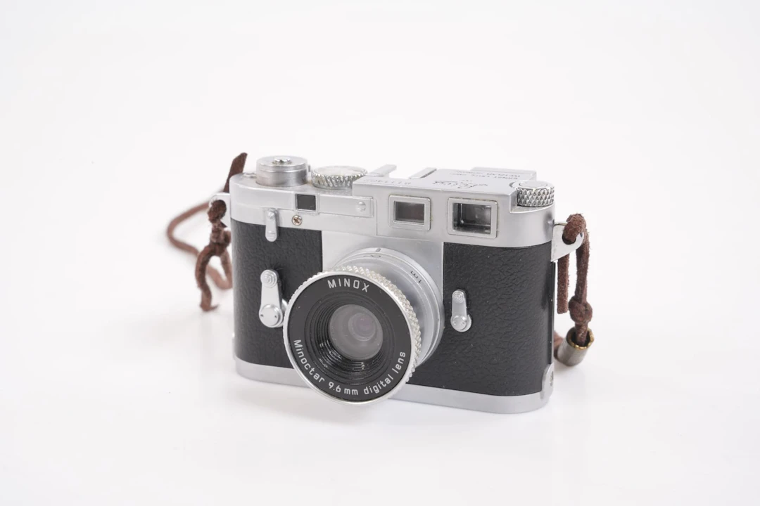 KAMERA, Digital Classic Camera Leica M3, Minox mini
