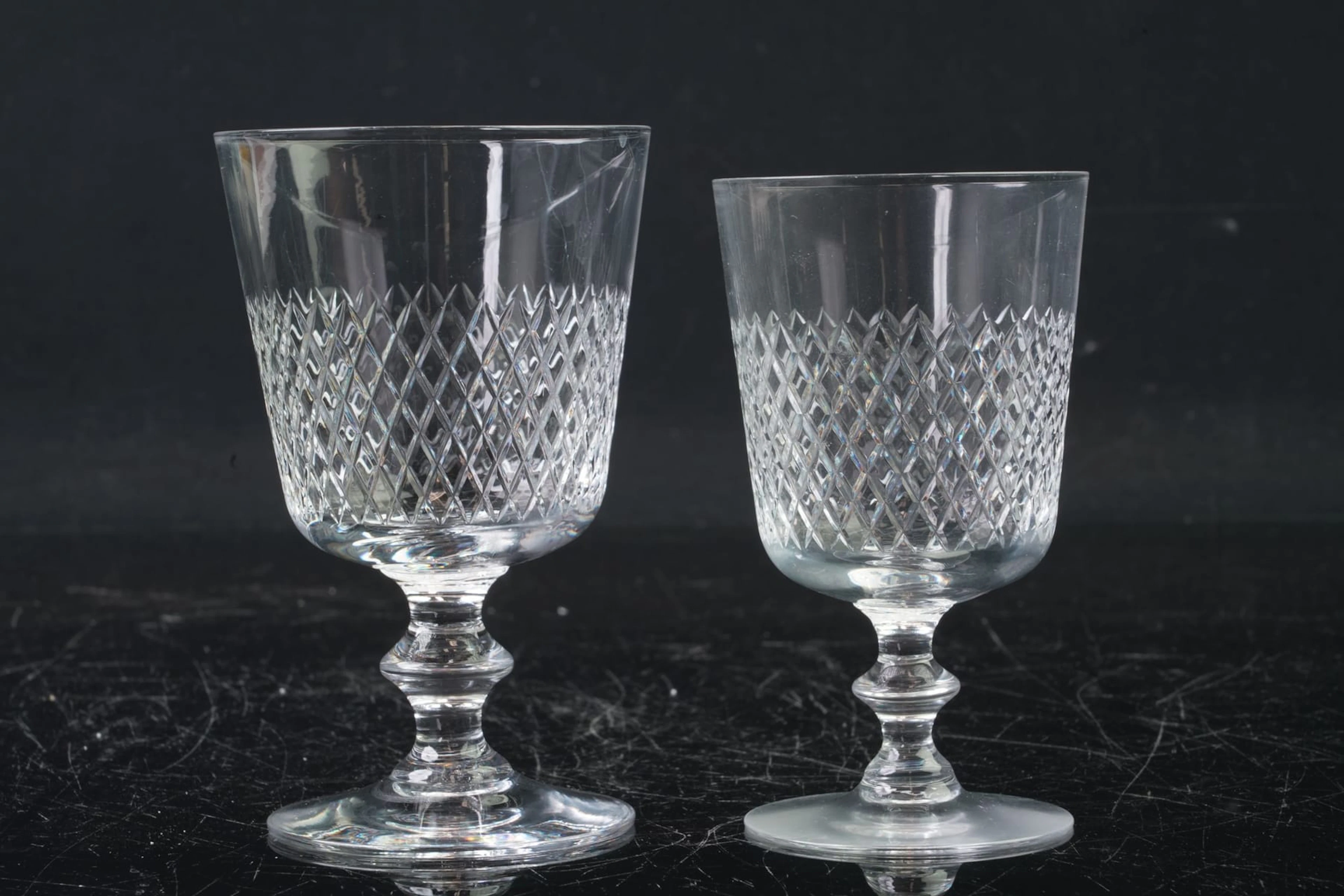VICKE LINDSTRAND (1904-1983), vinglas, 12+1 st, "Diamant", Kosta