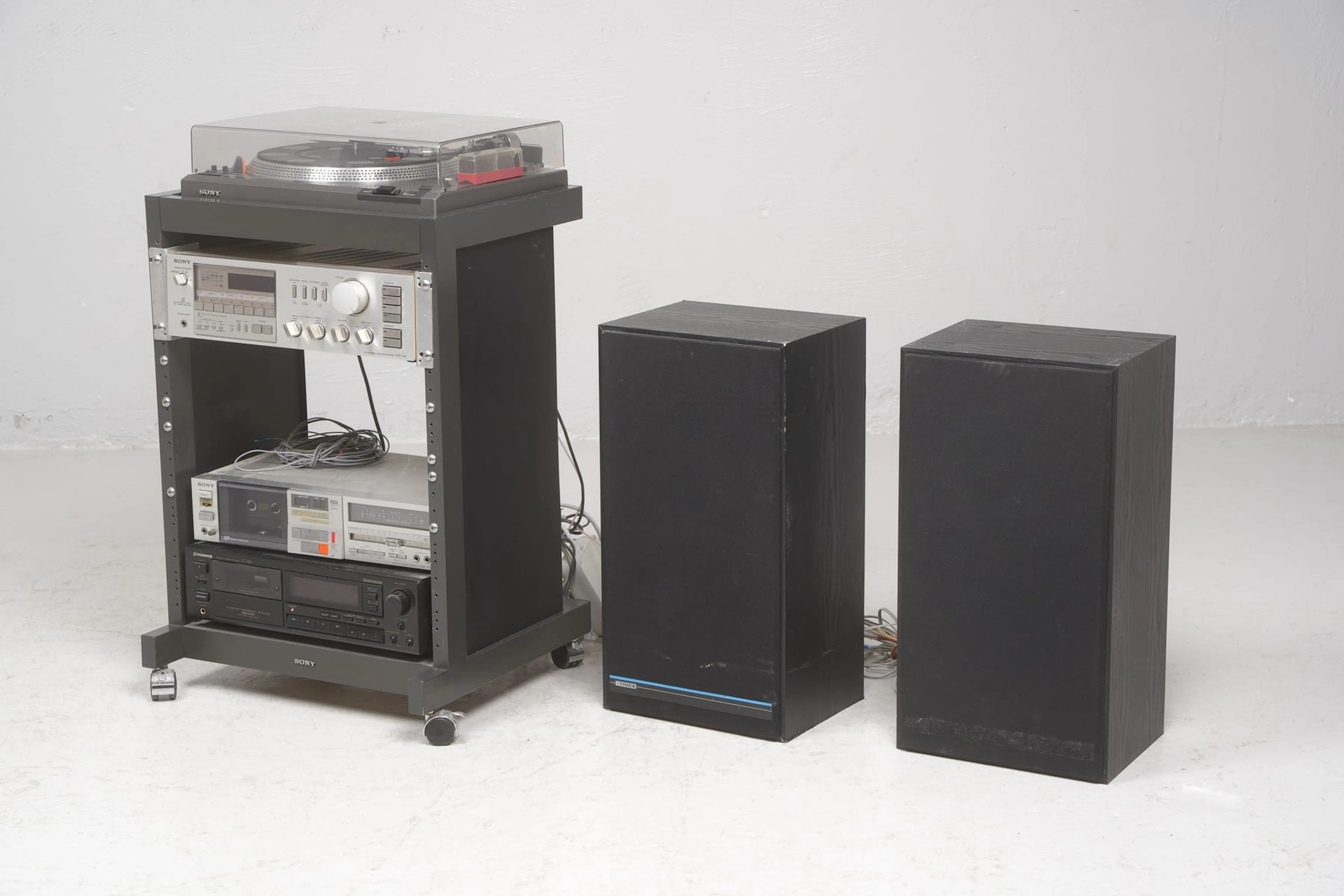 STEREOUTRUSTNING, med HÖGTALARE, bl.a. Sony