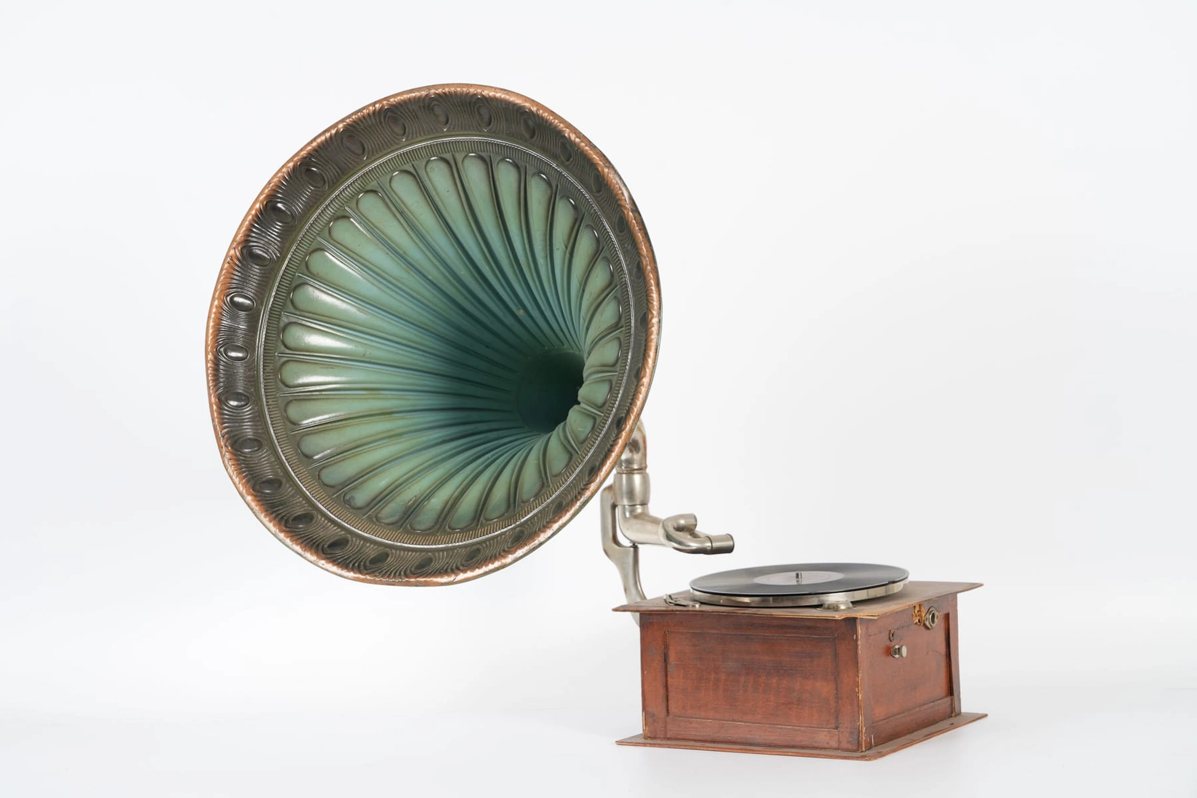 TRATTGRAMMOFON, 1900-talets förra hälft