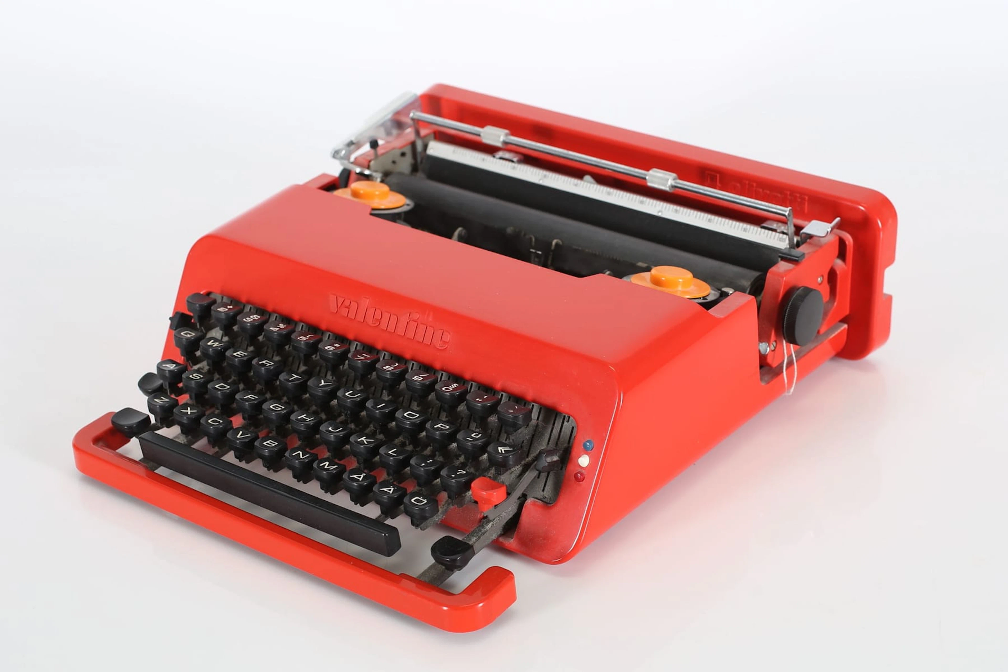 SKRIVMASKIN, "Valentine", Ettore Sottsass och Perry King, Olivetti, 1960/70-tal