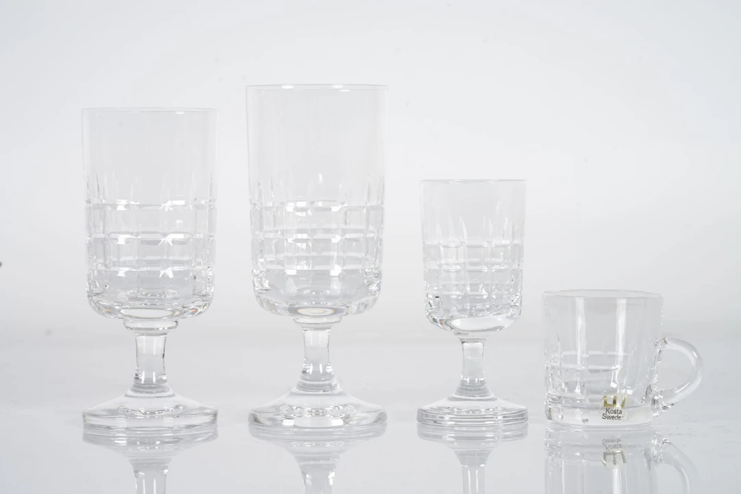 VICKE LINDSTRAND (1904-1983), del av glasservis, 37 delar, "City", Kosta