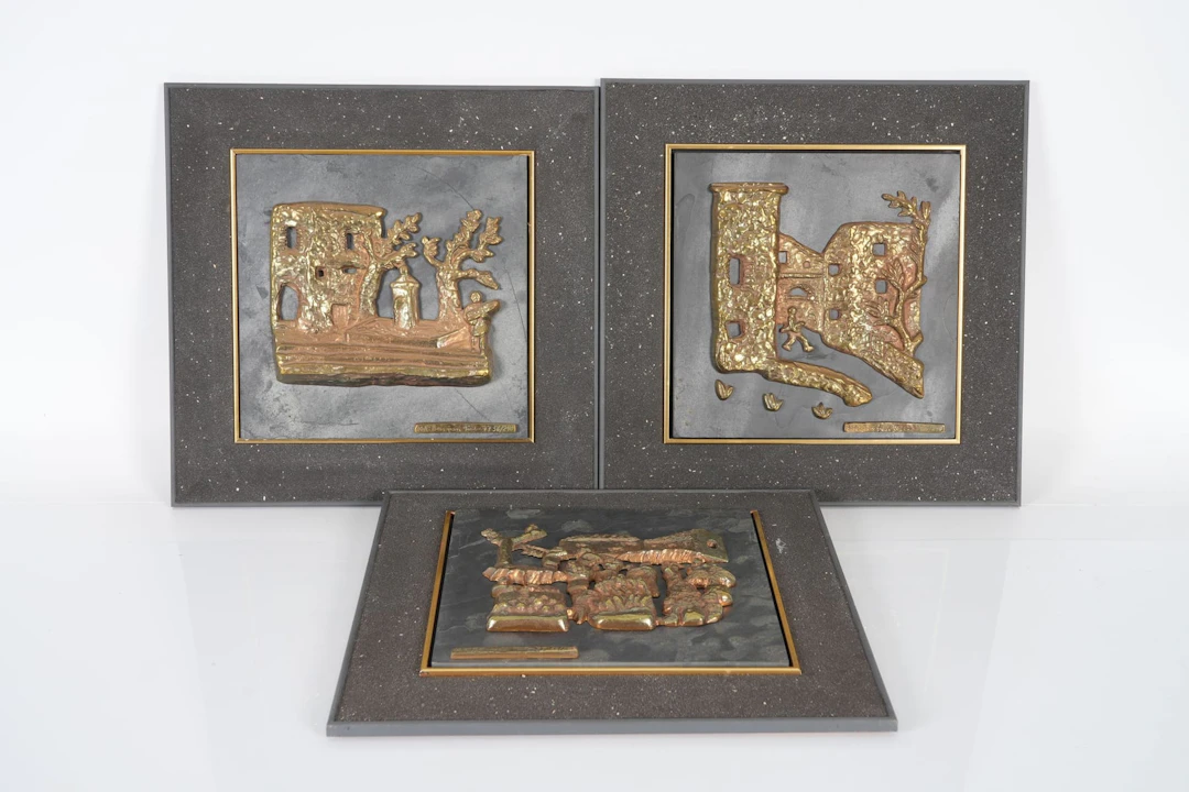 ASTRI BERGMAN TAUBE (1898-1980), bronsreliefer, 3 st