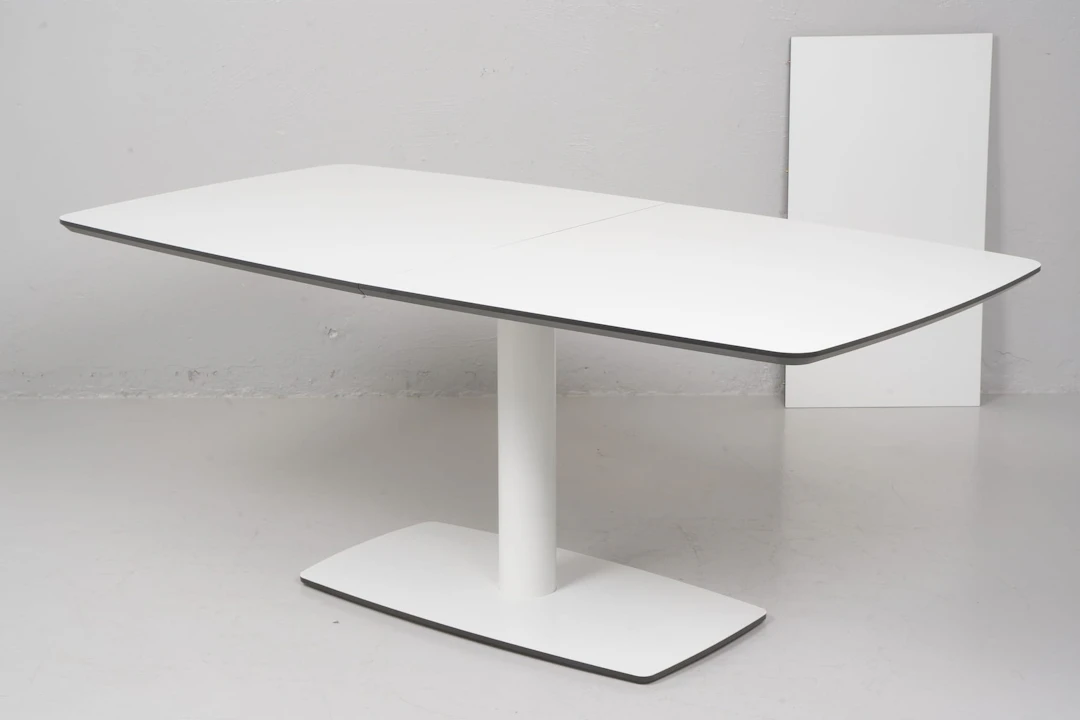 GLISMAND & RÜDIGER, matbord, "DT20", Bolia, Danmark