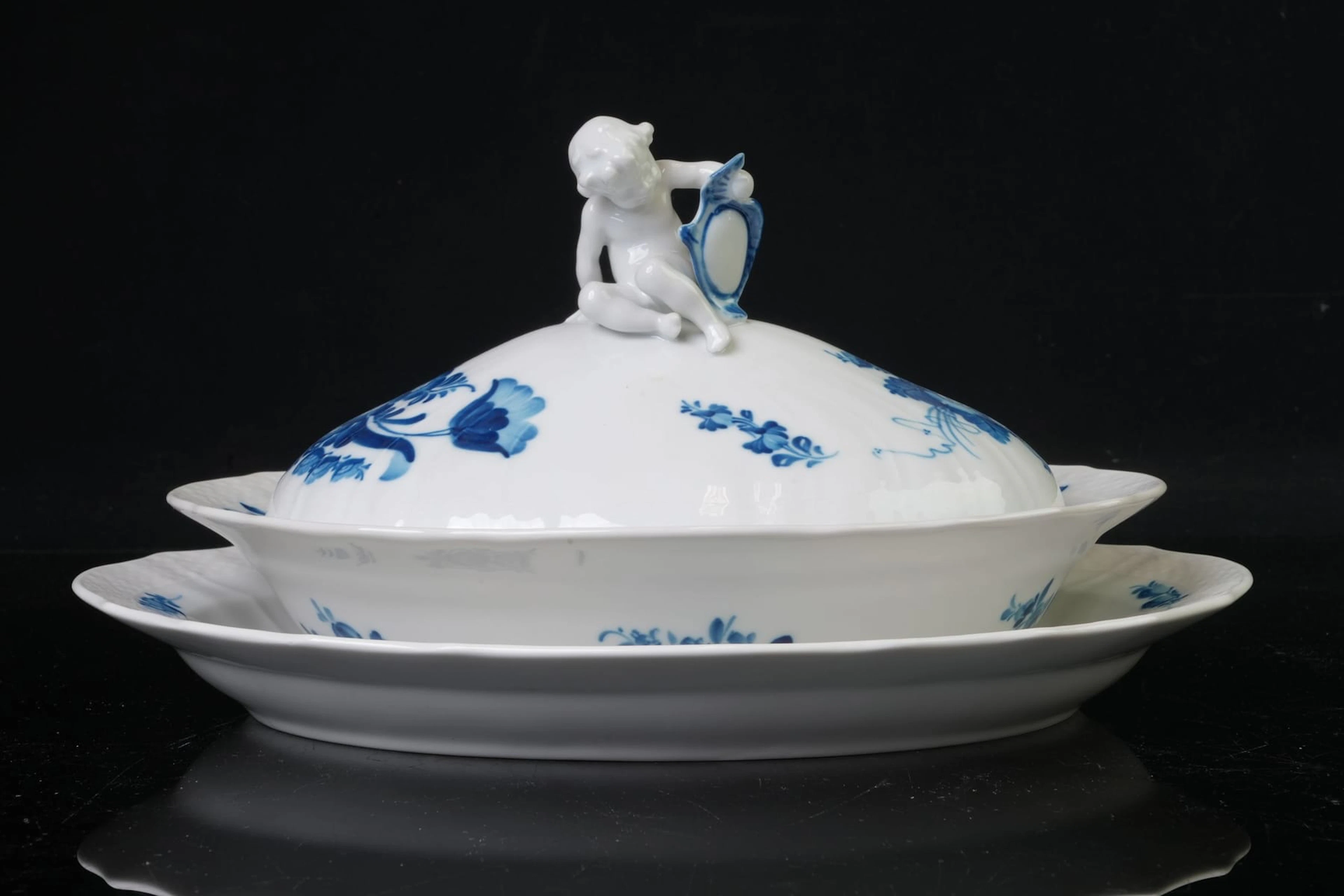 TERRIN med LOCK, samt FAT, "Blå Blomst", Royal Copenhagen