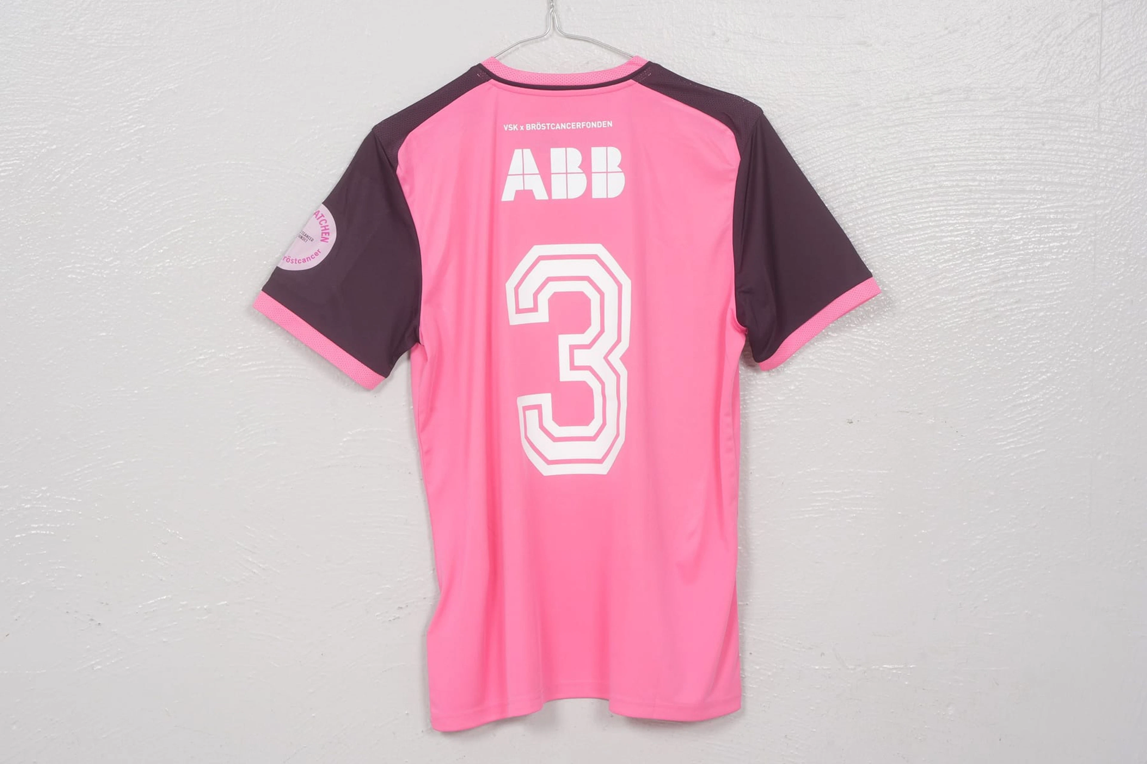 TYRA MAGNUSSON, matchtröja, (M), "Rosa matchen", VSK Fotboll, 2026