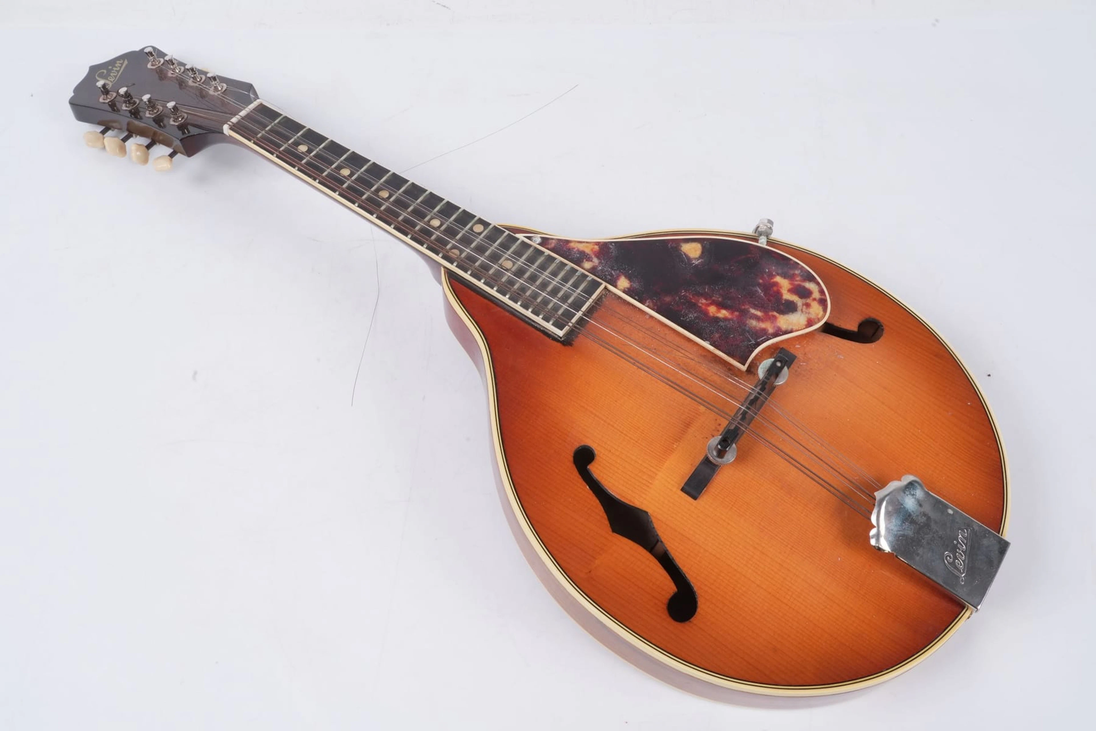 MANDOLIN, Levin, 1952