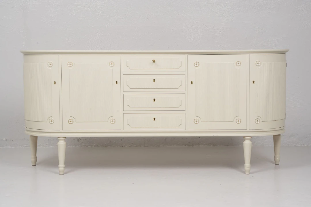 SIDEBOARD, vitlackerad, gustaviansk stil, 1900-tal