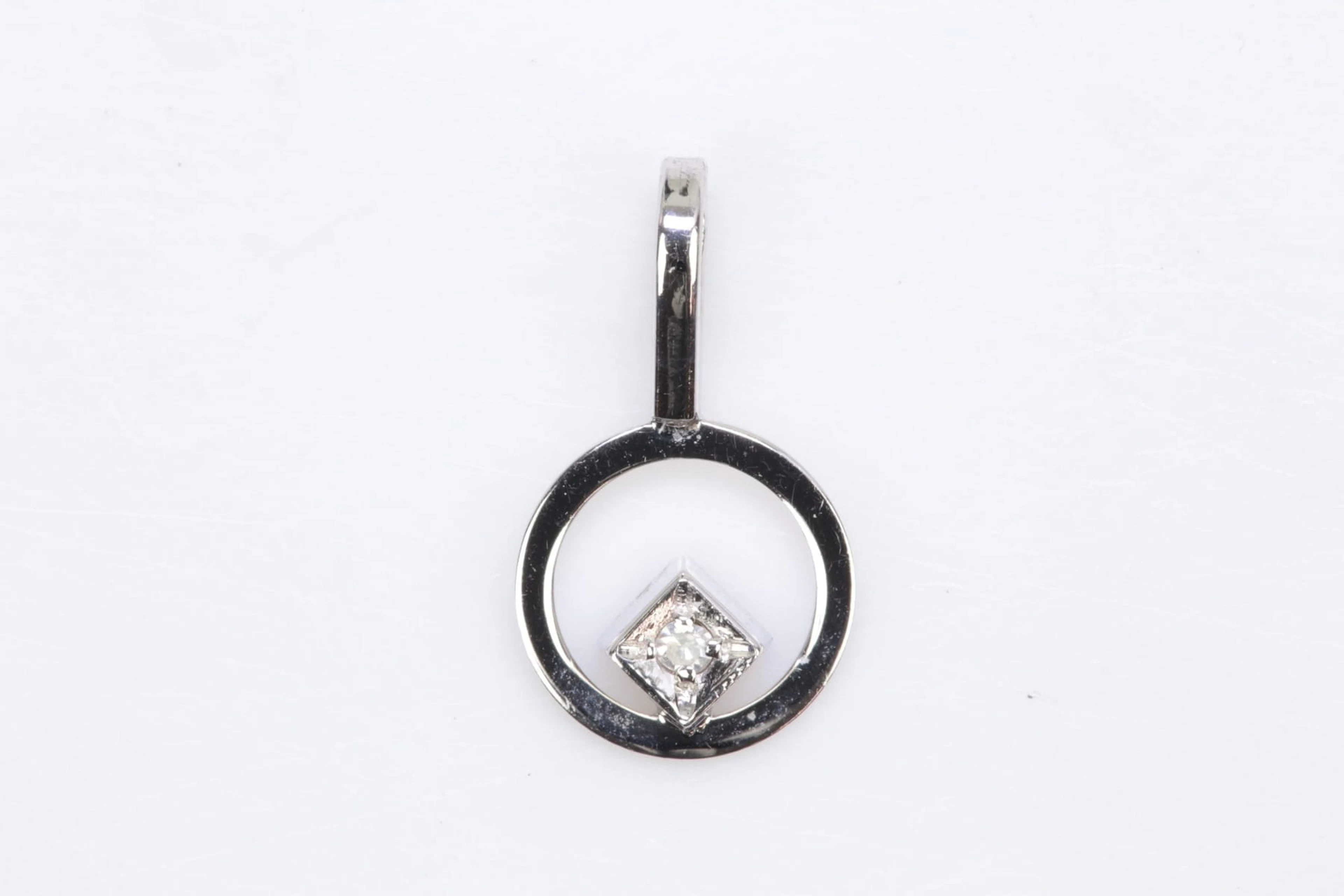 HÄNGE med 8/8-slipad diamant, ca 0,011 ct, vitguld, 18 k, ca 0,76 g