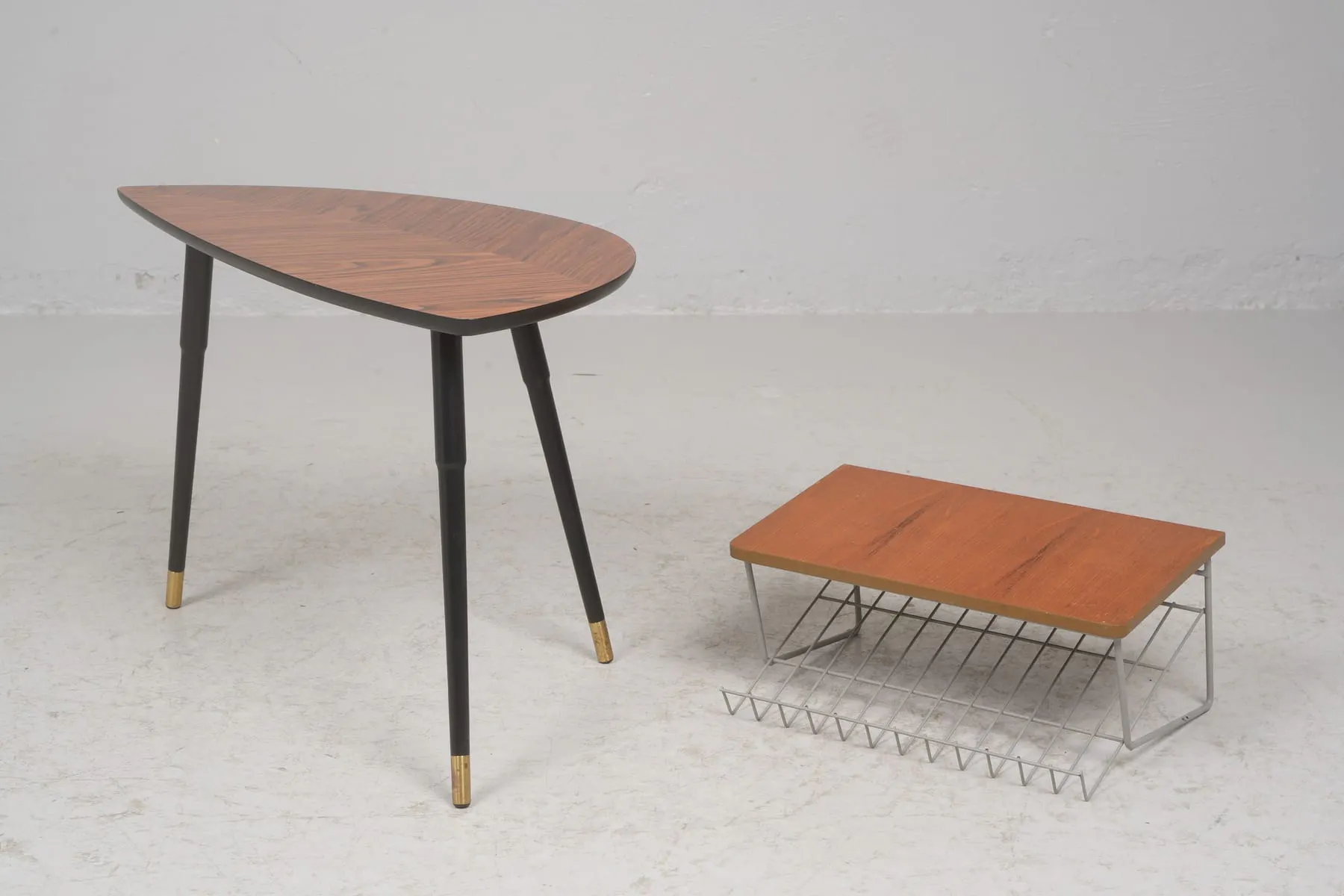 SIDOBORD, samt VÄGGHYLLA, bl.a. IKEA