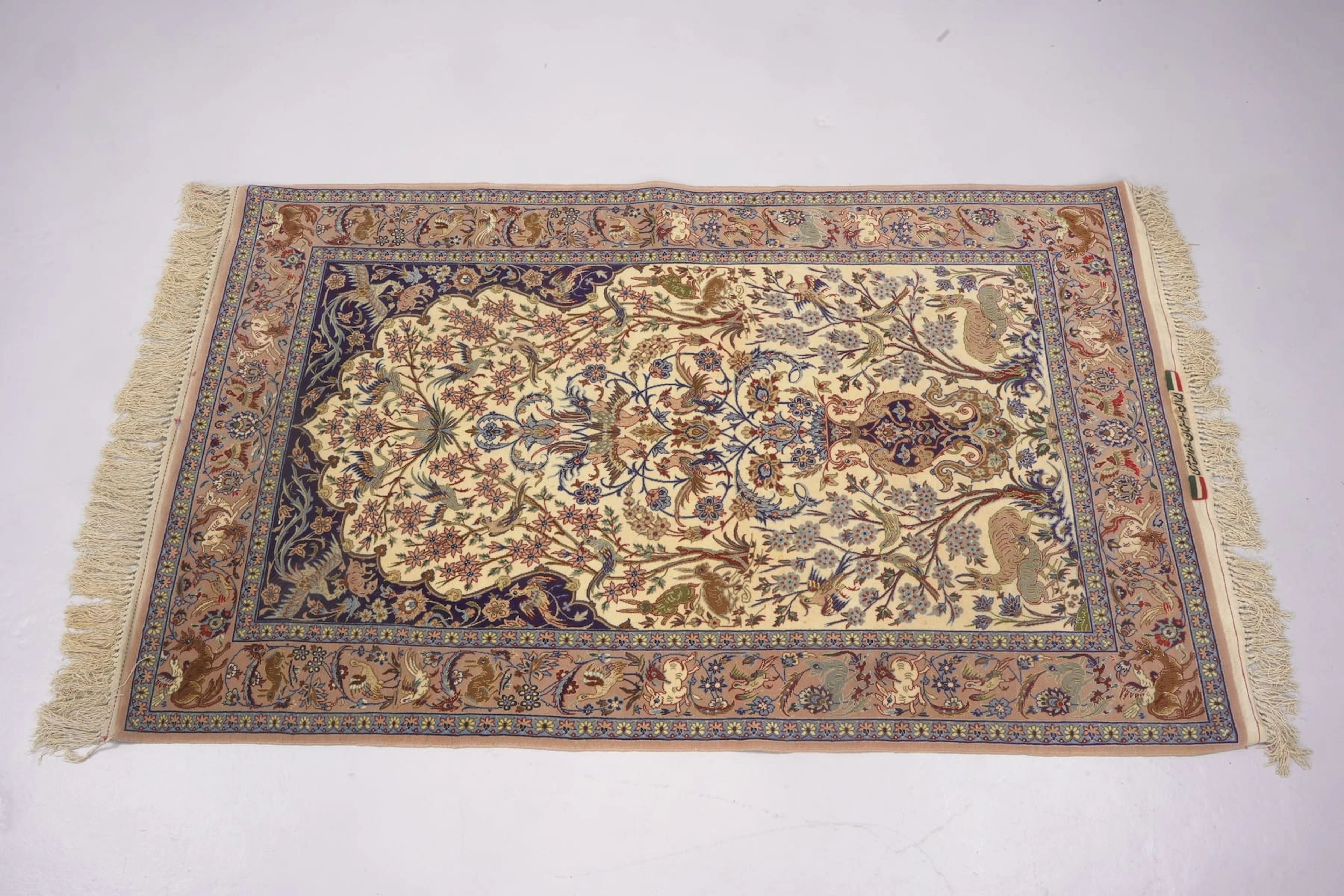 MATTA, Isfahan, med silkesinslag, 172x105