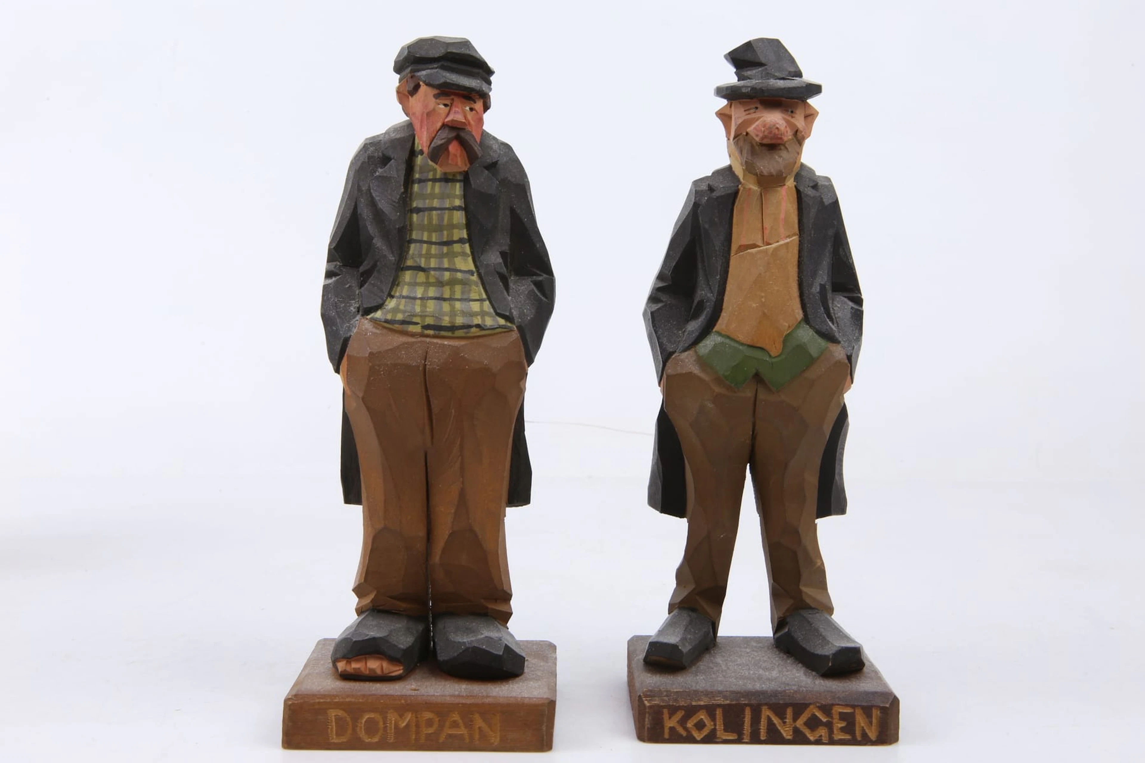 SVEN GUNNARSSON, figuriner, 2 st, skuret trä, "Dompan", resp. "Kolingen"
