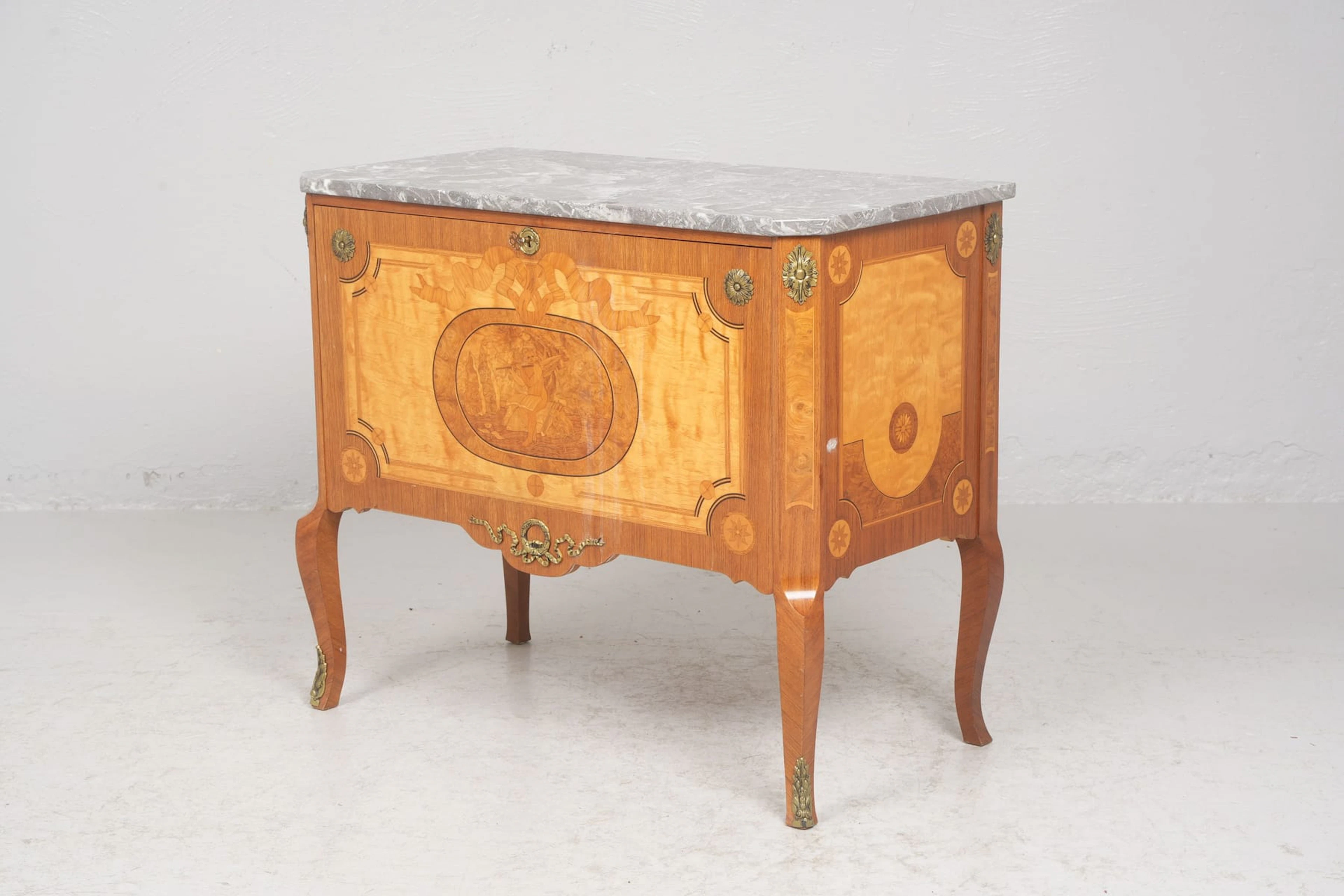 SCHATULL, gustaviansk stil med intarsiadekor, 1900-tal