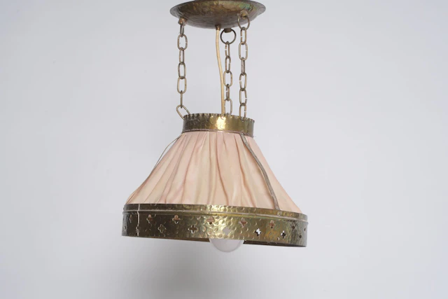TAKLAMPA, koppar och textil, jugend, 1900-talets början