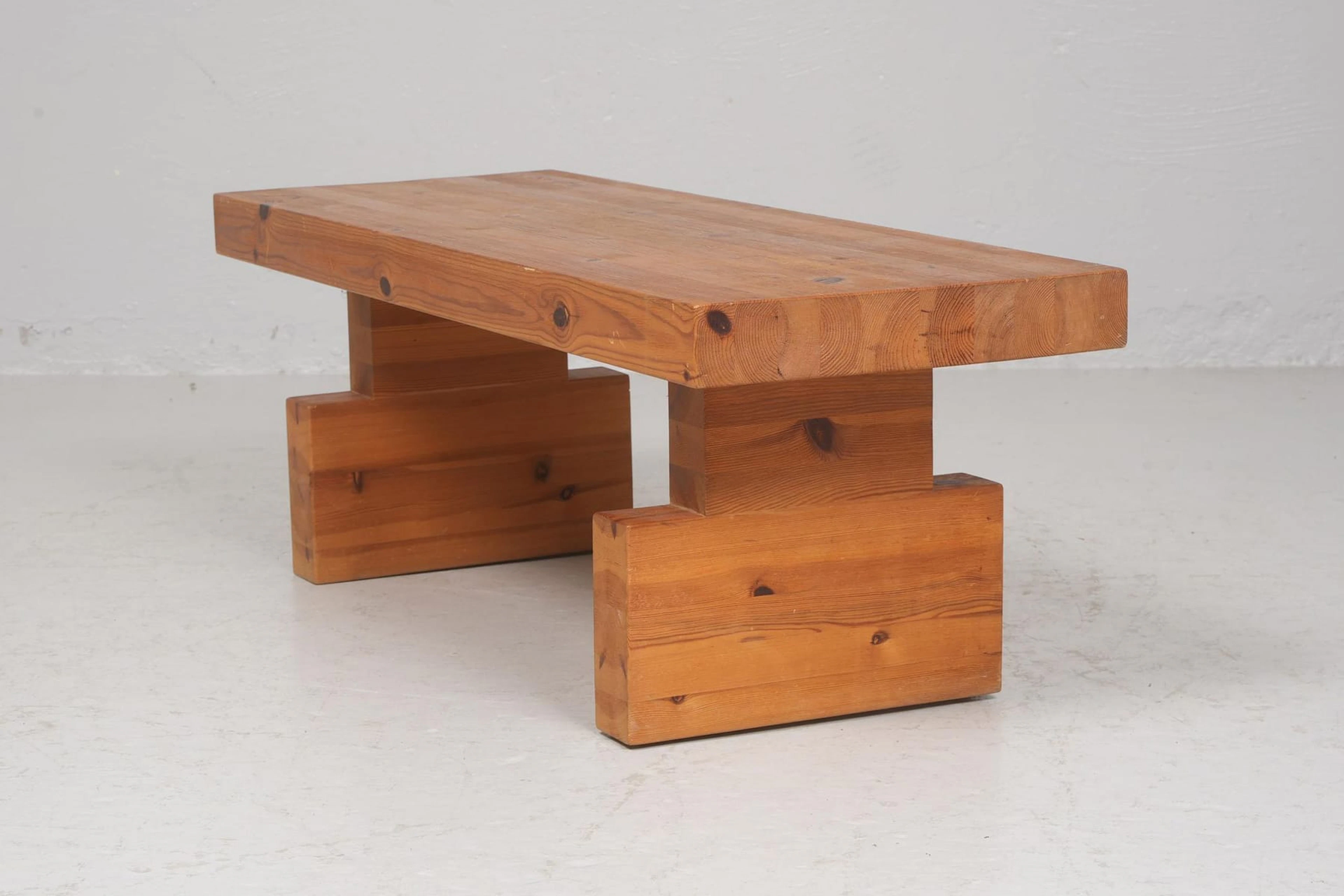 SIDOBORD / BÄNK, massiv furu, 1960/1970-tal
