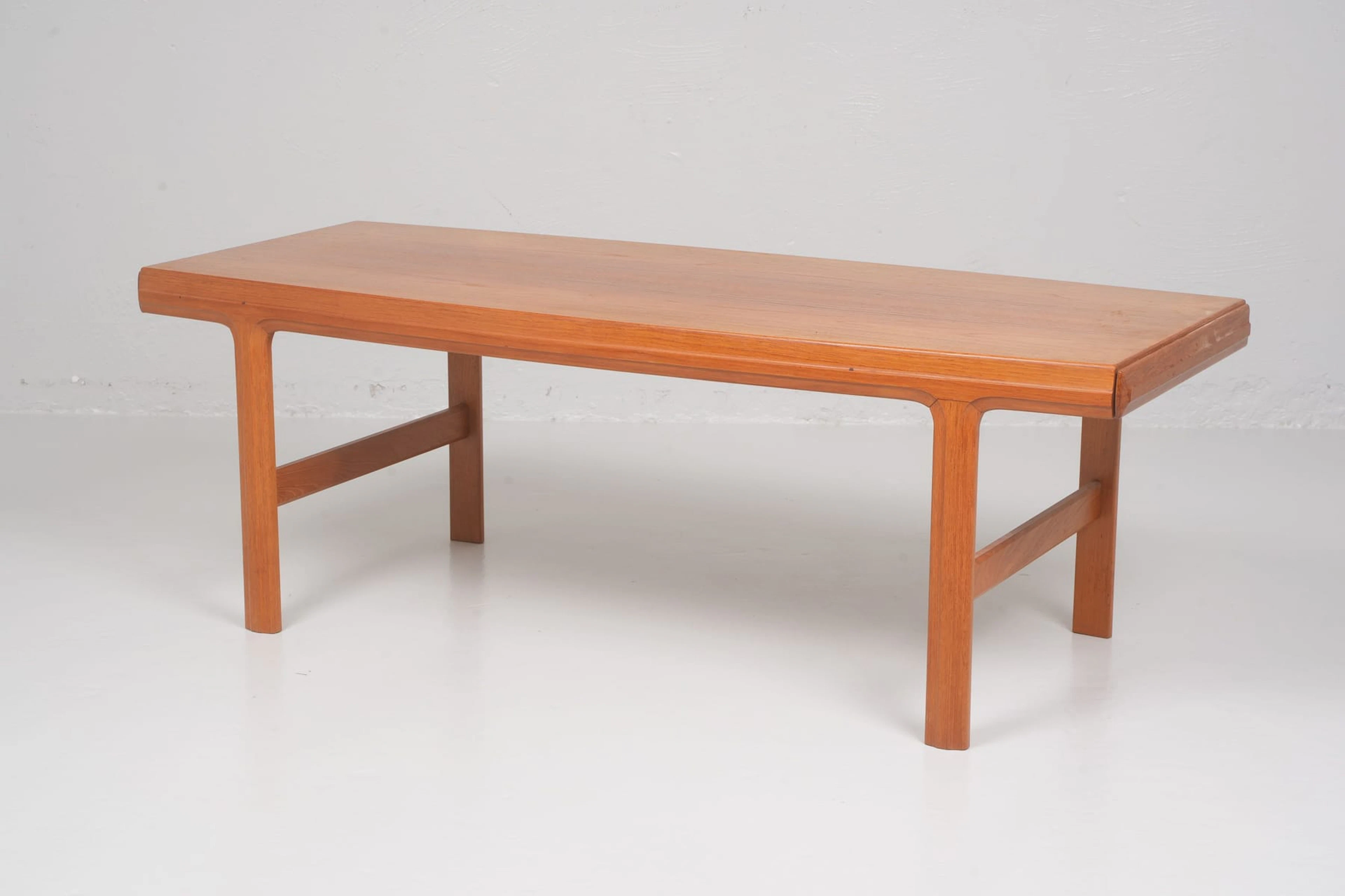 JOHANNES ANDERSEN (1903-1991), soffbord, teak, 1960-tal