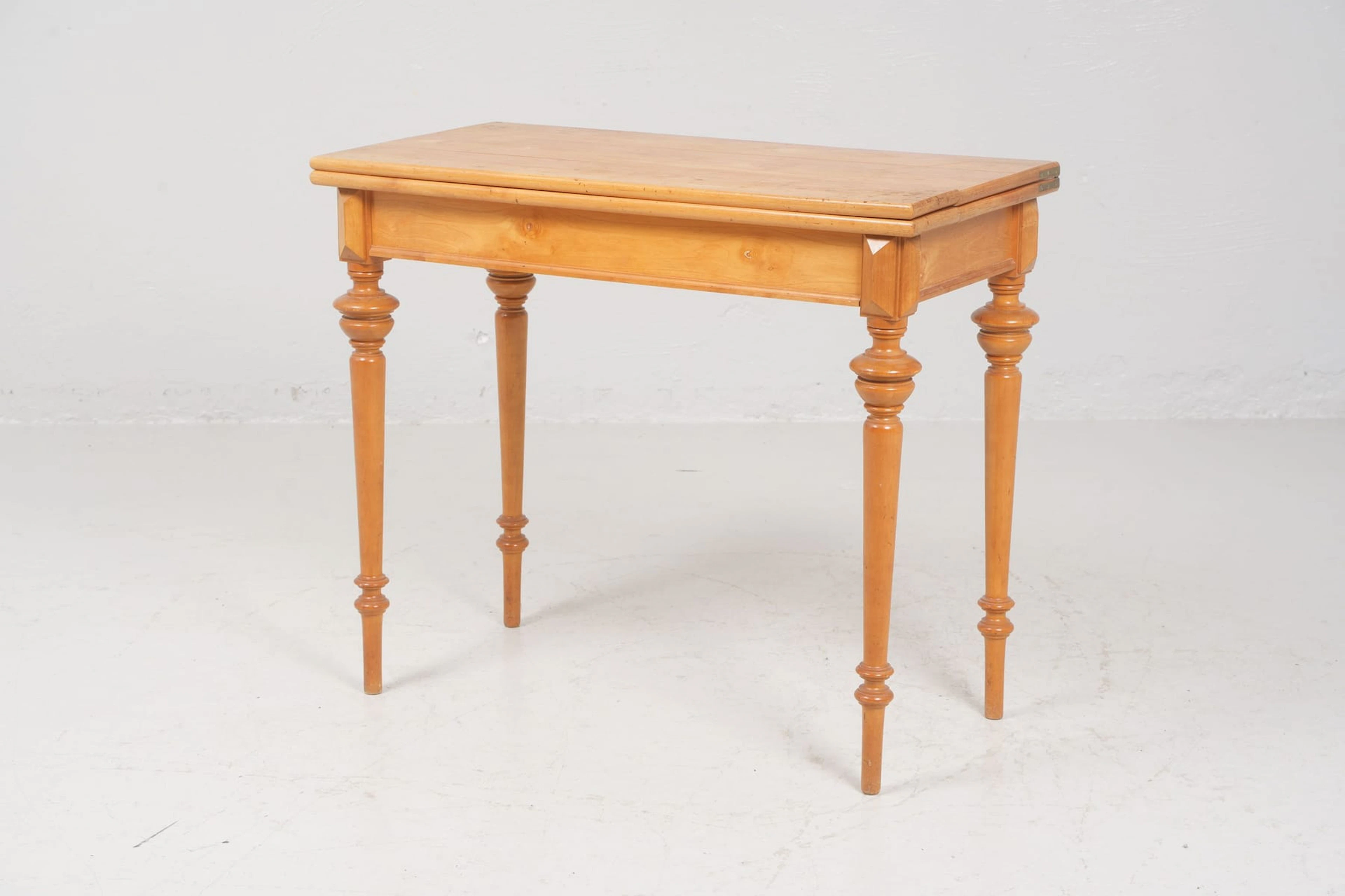 SPELBORD, björk, nyrenässans, 1800-talets andra hälft