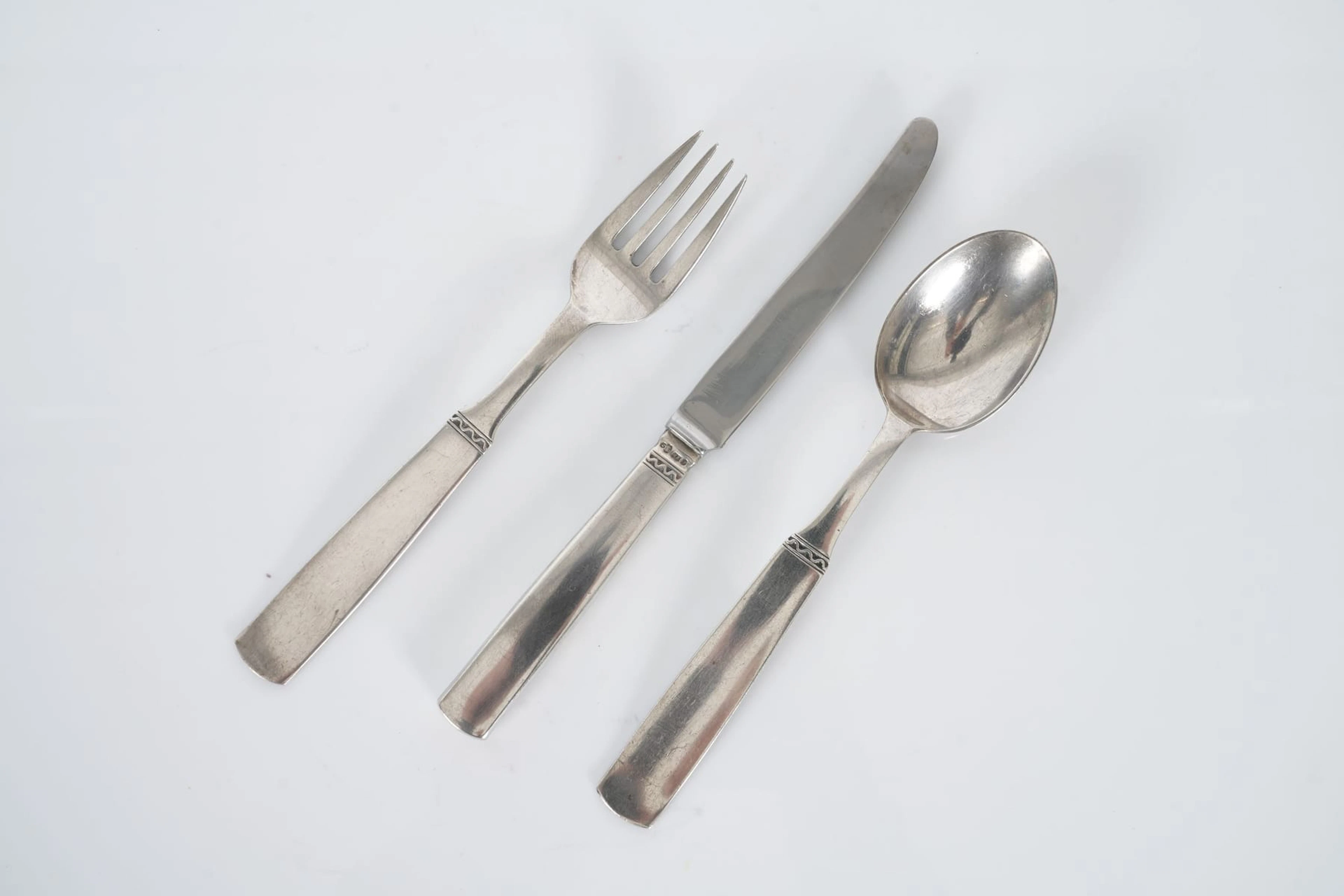 SMÖRGÅSBESTICK, 2 st, samt dessertsked, silver, "Ranka", GAB
