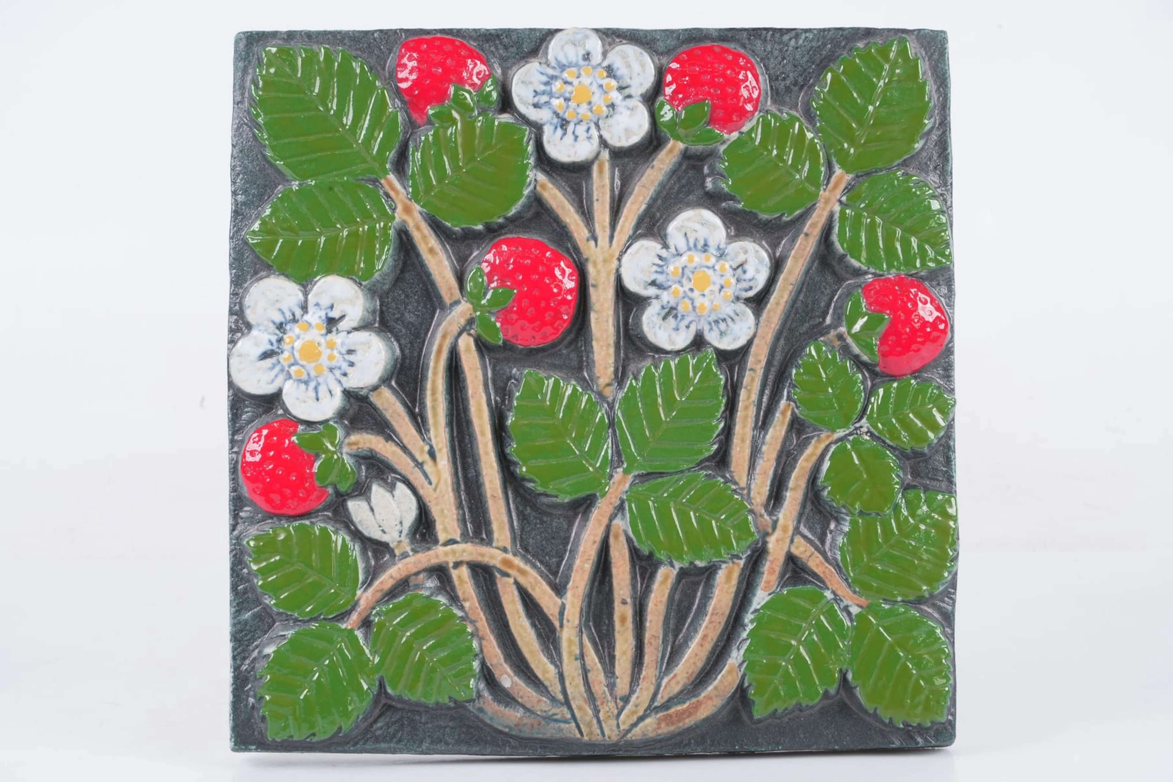 LISA LARSON (1931-2024), väggplatta, "Jordgubbar", ur serien Pomona