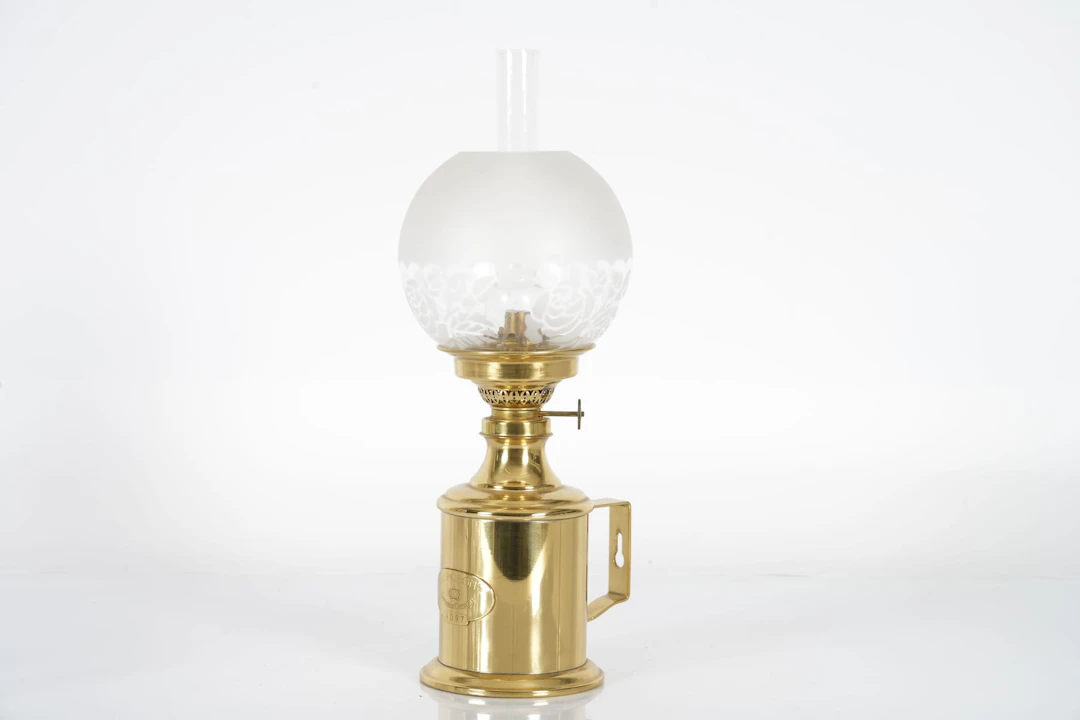 FOTOGENLAMPA, C.J. Pigeons, Senator design