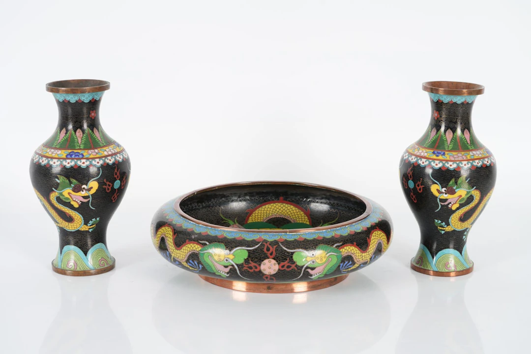 VASER, 2 st, samt SKÅL, cloisonne