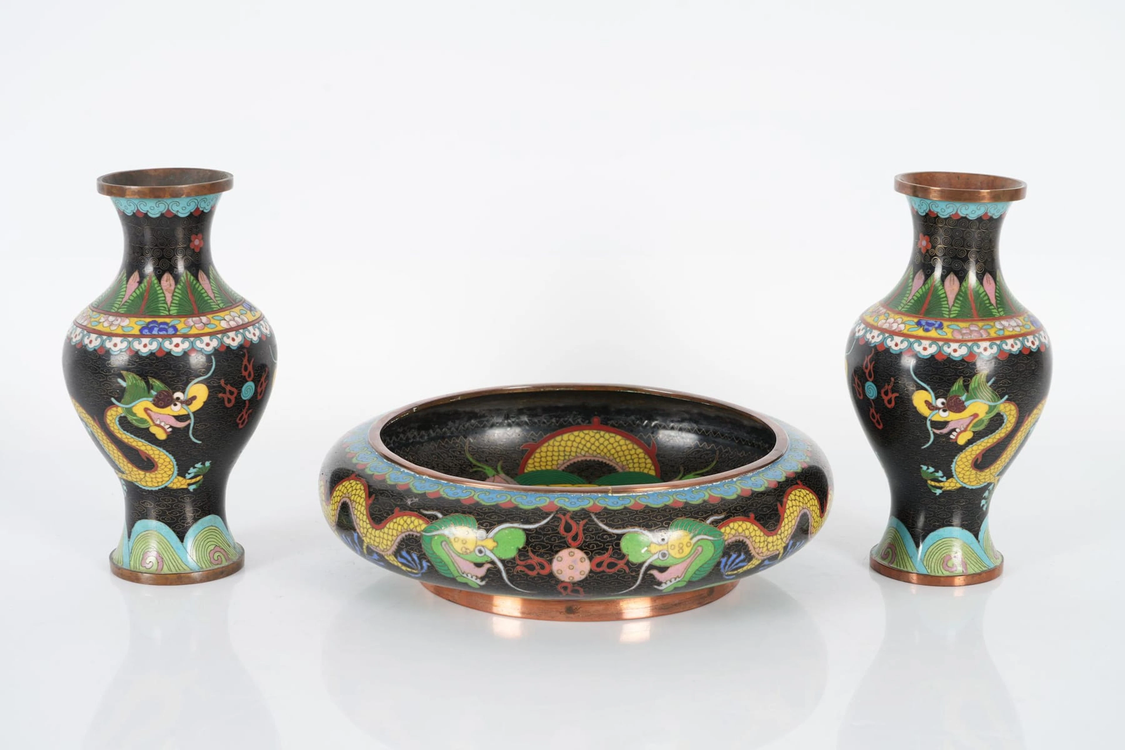 VASER, 2 st, samt SKÅL, cloisonne