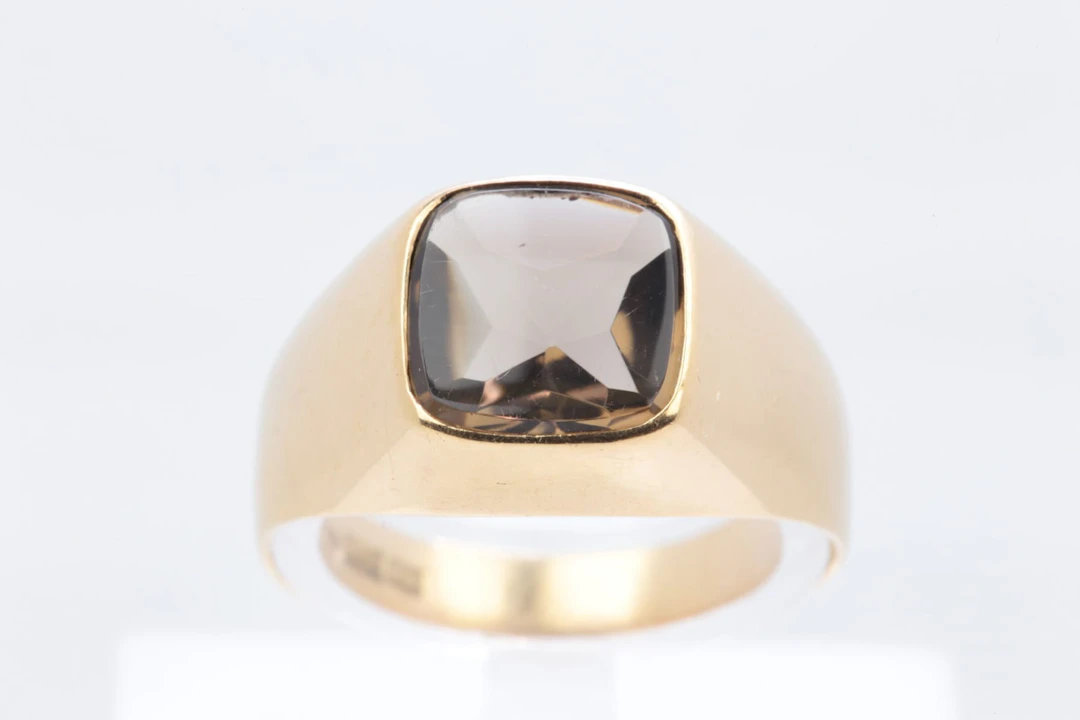 KLACKRING med rökkvarts, guld, 18 k, ca 4,51 g, Guldvaruhuset Aktiebolag