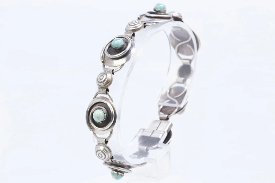 ARMBAND, med cabochonslipade turkoser, silver, Pinco Förening U P
