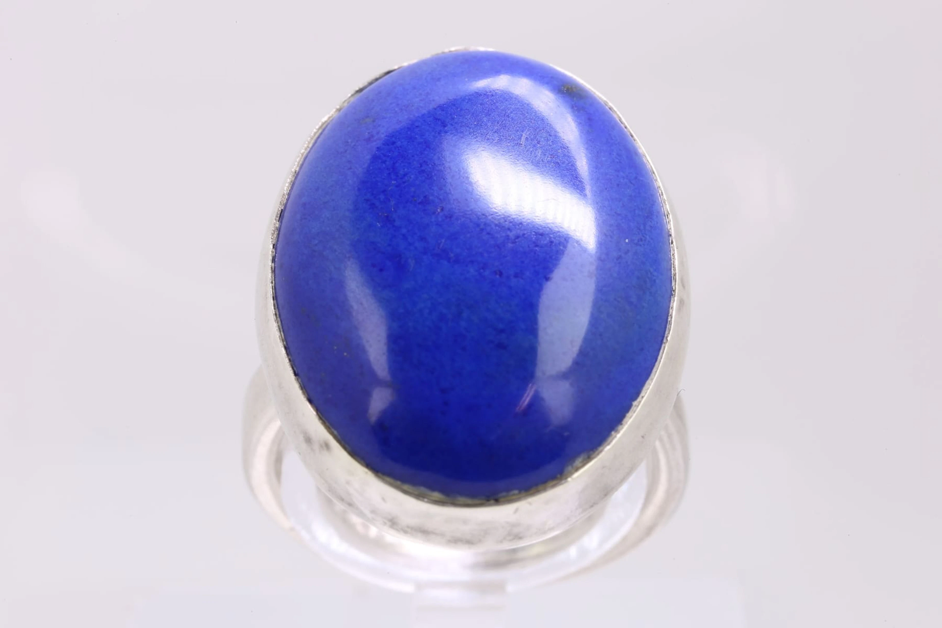 RING med cabochonslipad sodalit, silver, Västerås, 1968