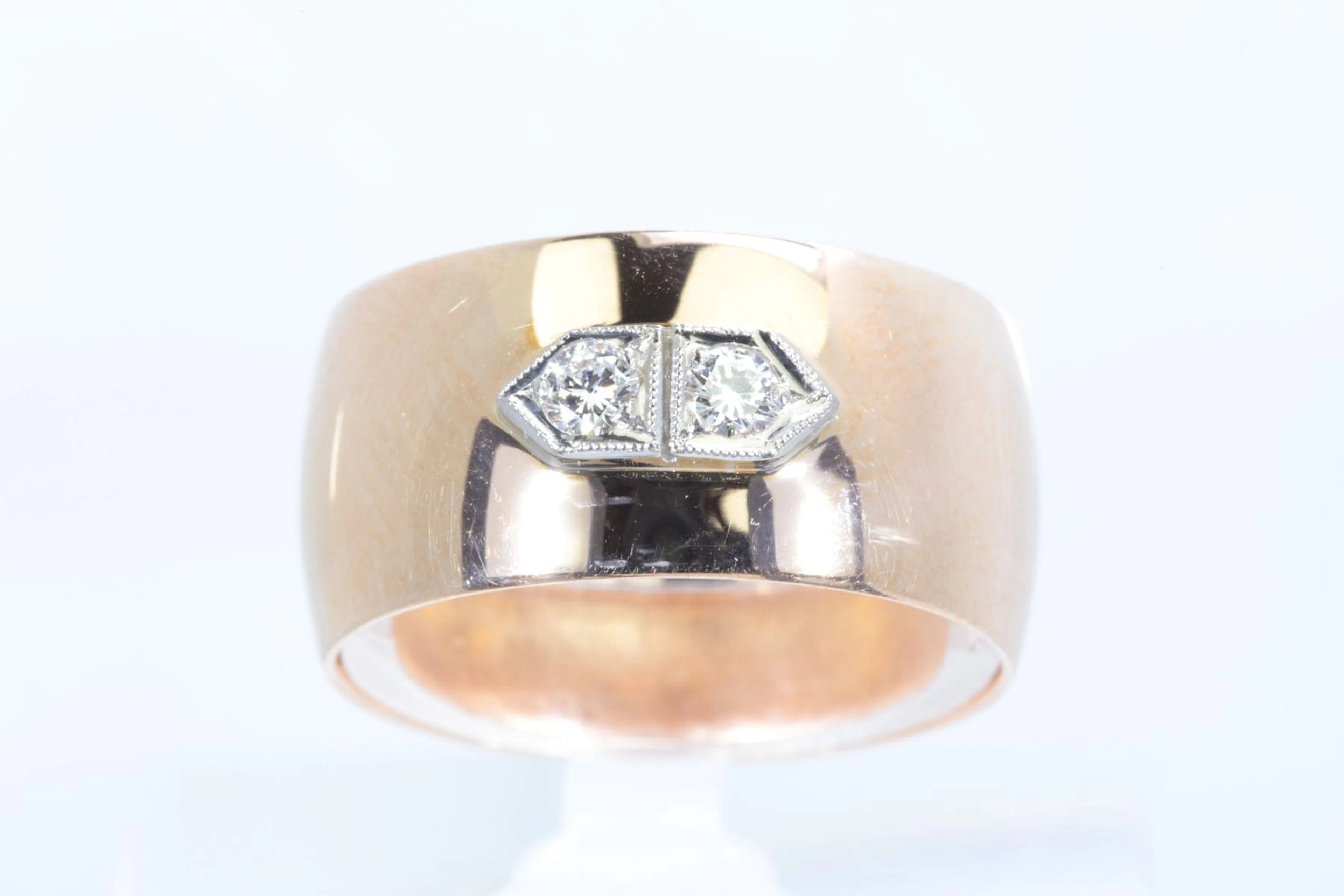SYSKONRING med briljantslipade diamanter, 2 st, tot ca 0,14 ct, VS