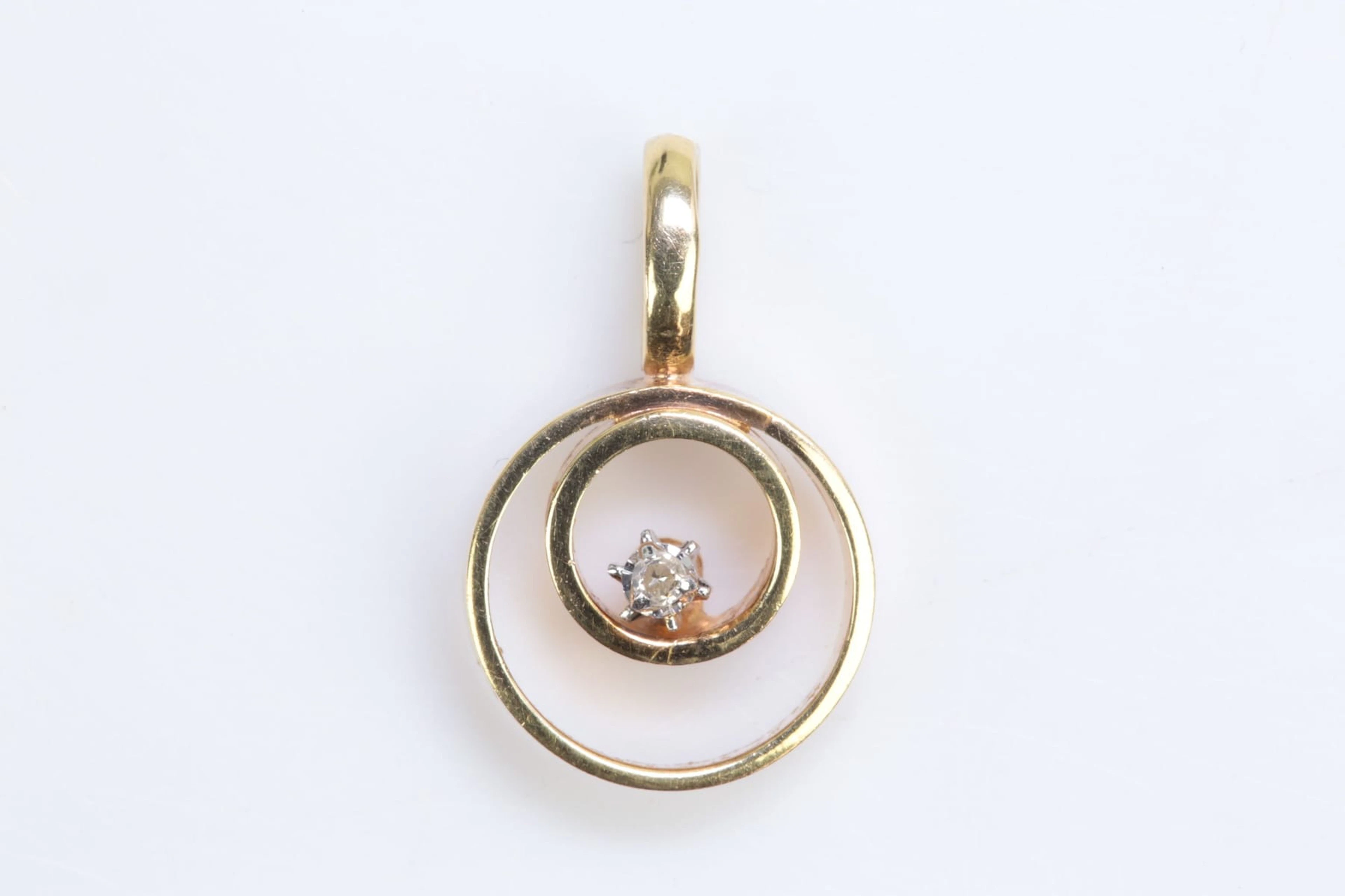 HÄNGE med 8/8-slipad diamant, ca 0,024 ct, guld, 18 k, ca 1,54 g