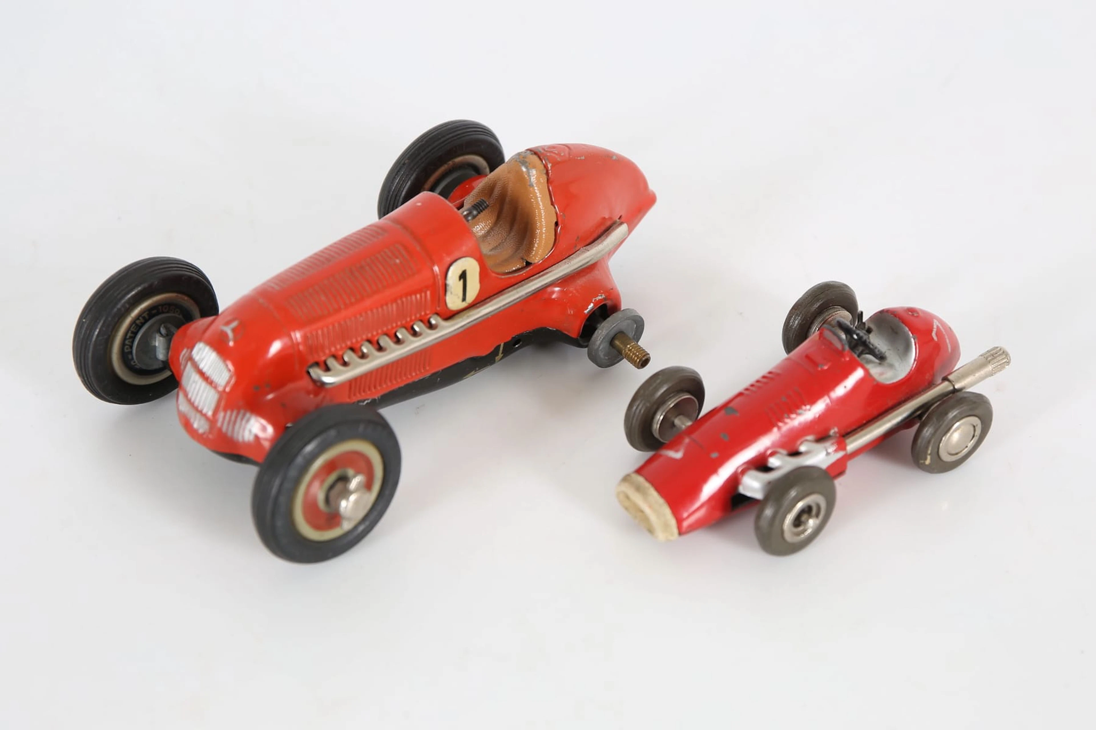 LEKSAKSBILAR, 2 st, plåt, "Micro racer", 1040, samt Studio 1050, plåt