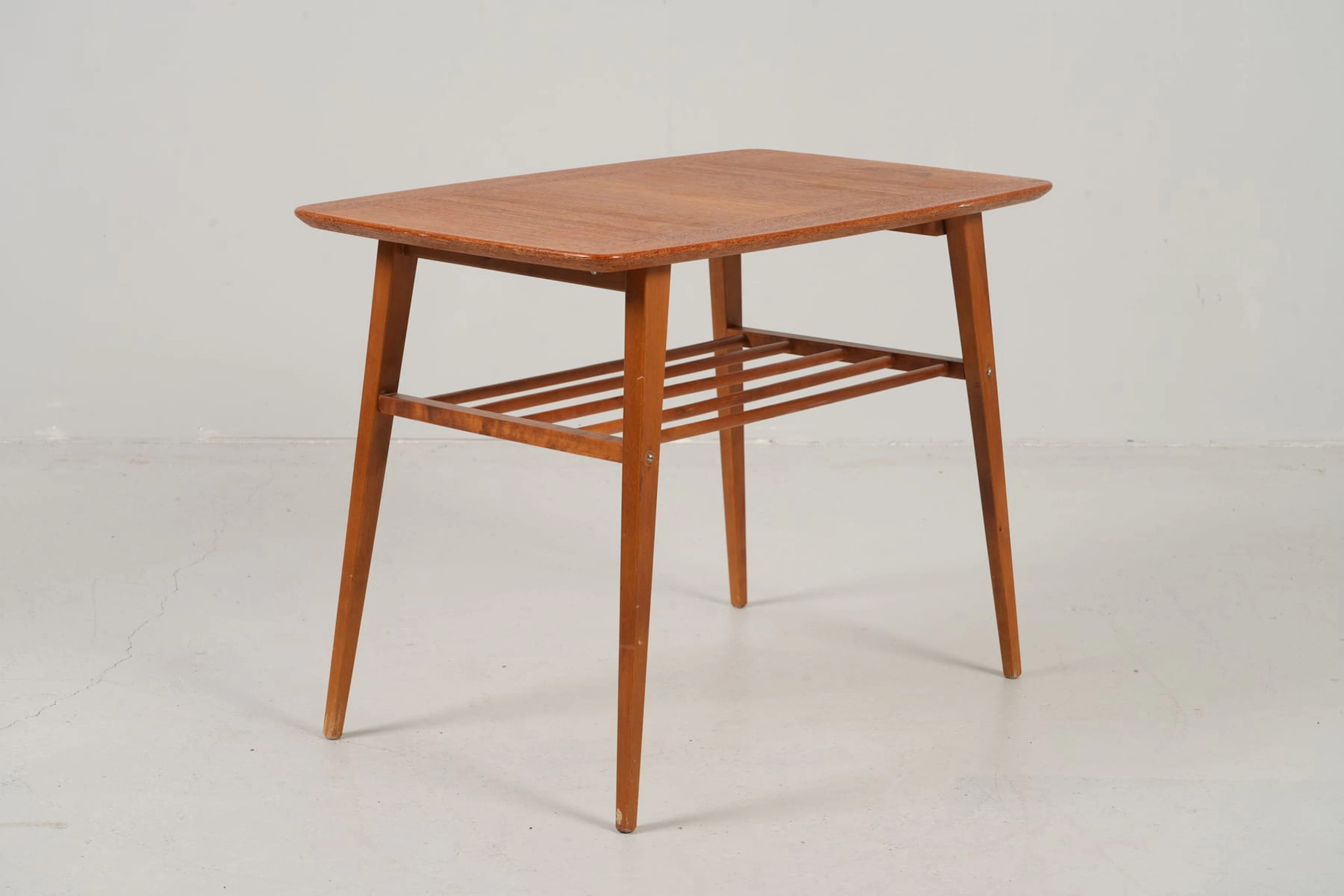 SOFFBORD, teak, med tidningshylla, 1900-talets mitt