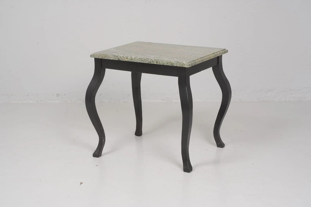 SIDOBORD, bemålat trä med marmorskiva, 1900-tal