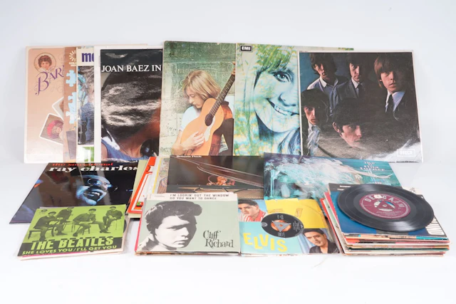 PARTI med LP-skivor samt SINGLAR/EP, bl.a. Beatles, Rolling Stones