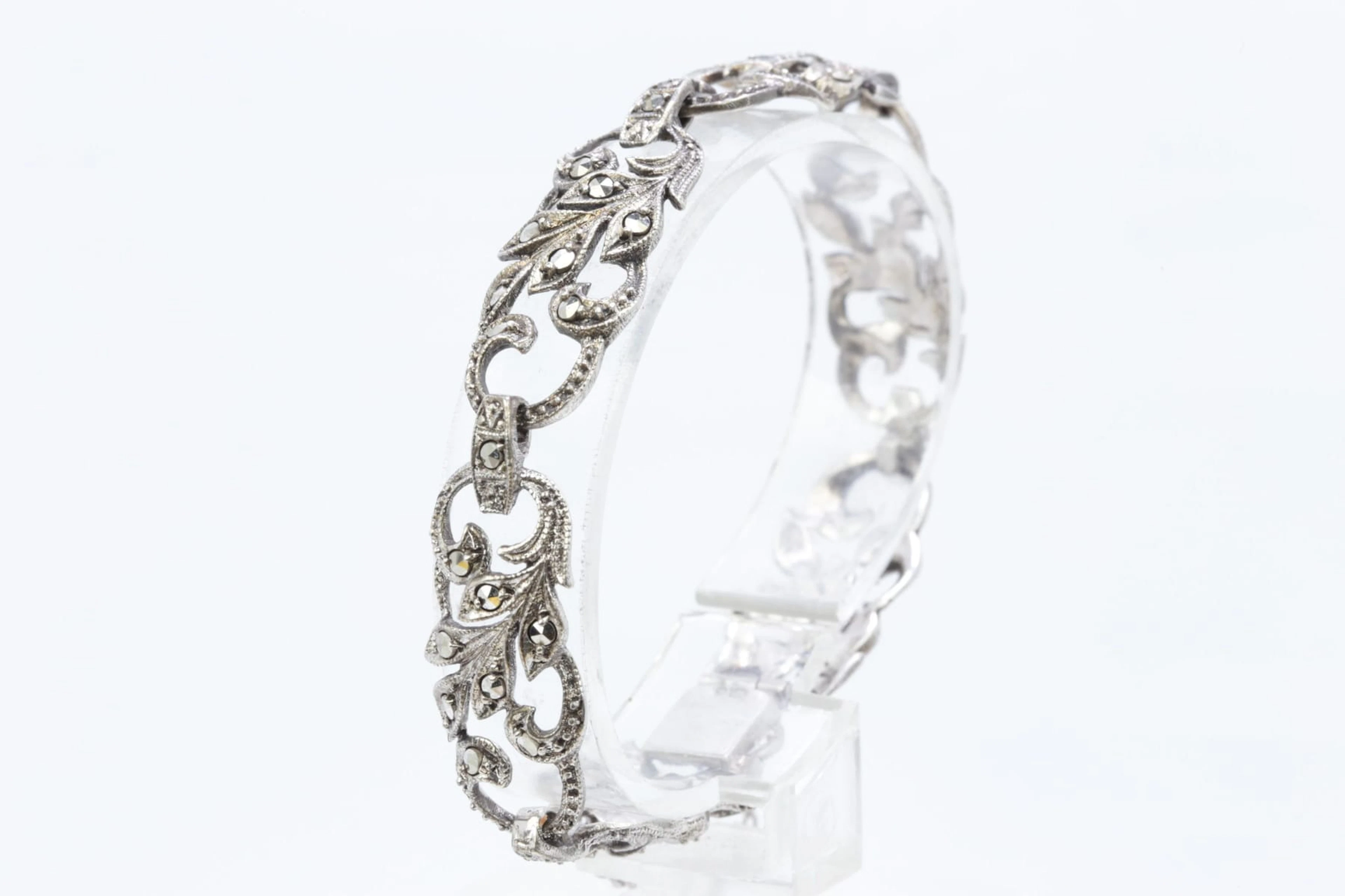 ARMBAND, silver med markasiter, importstämplat, ca 17,32 g