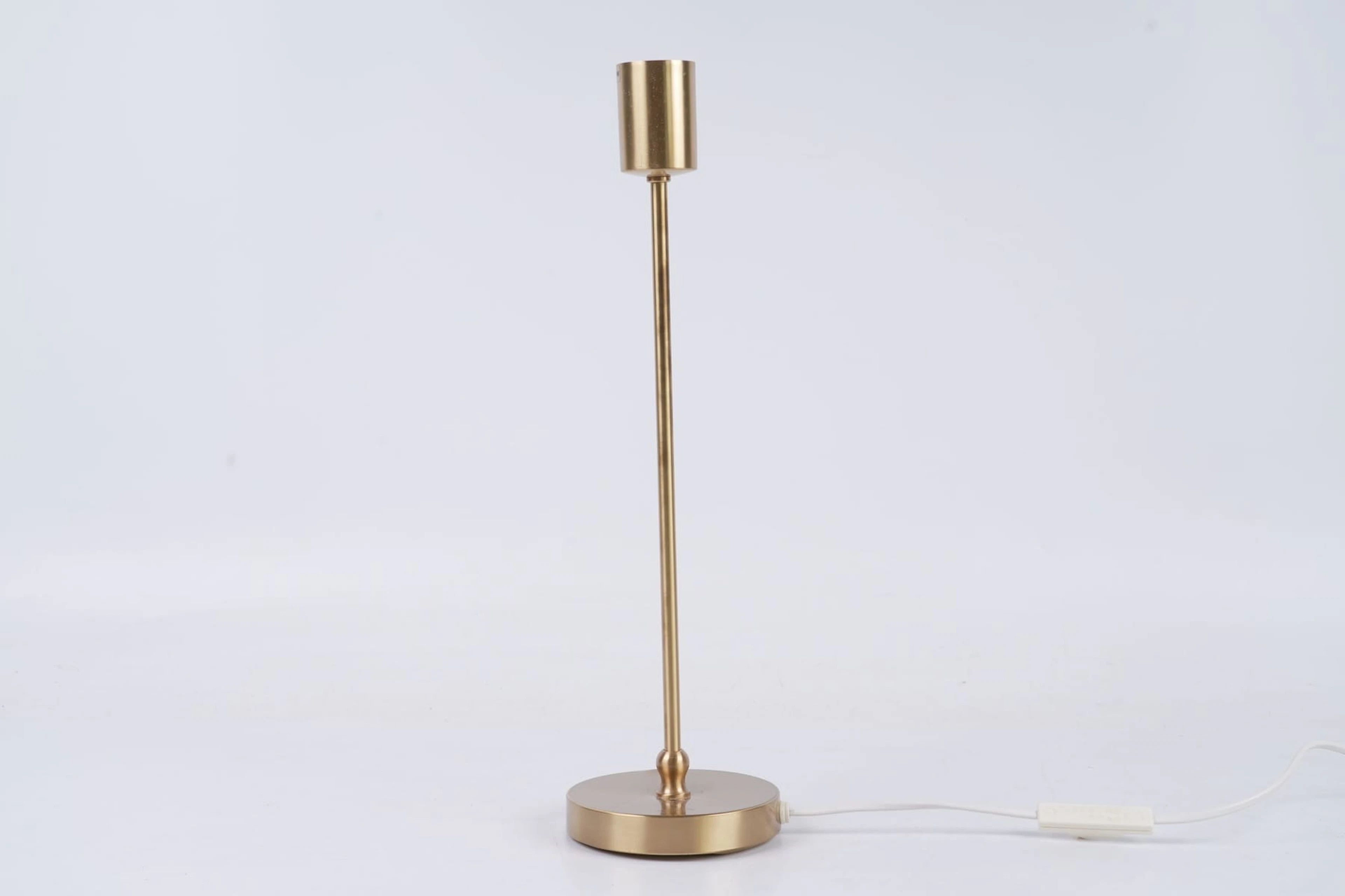 JOSEF FRANK (1885-1967) bordslampa, mässing, "modell 2332", Firma Svenskt Tenn