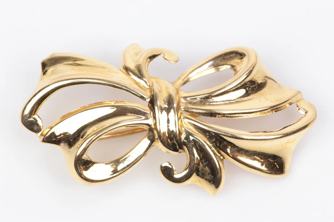 BROSCH, guld, 18 k, ca 2,16 g, Bengt Hallberg Guldvarufirma, Köping, 1959