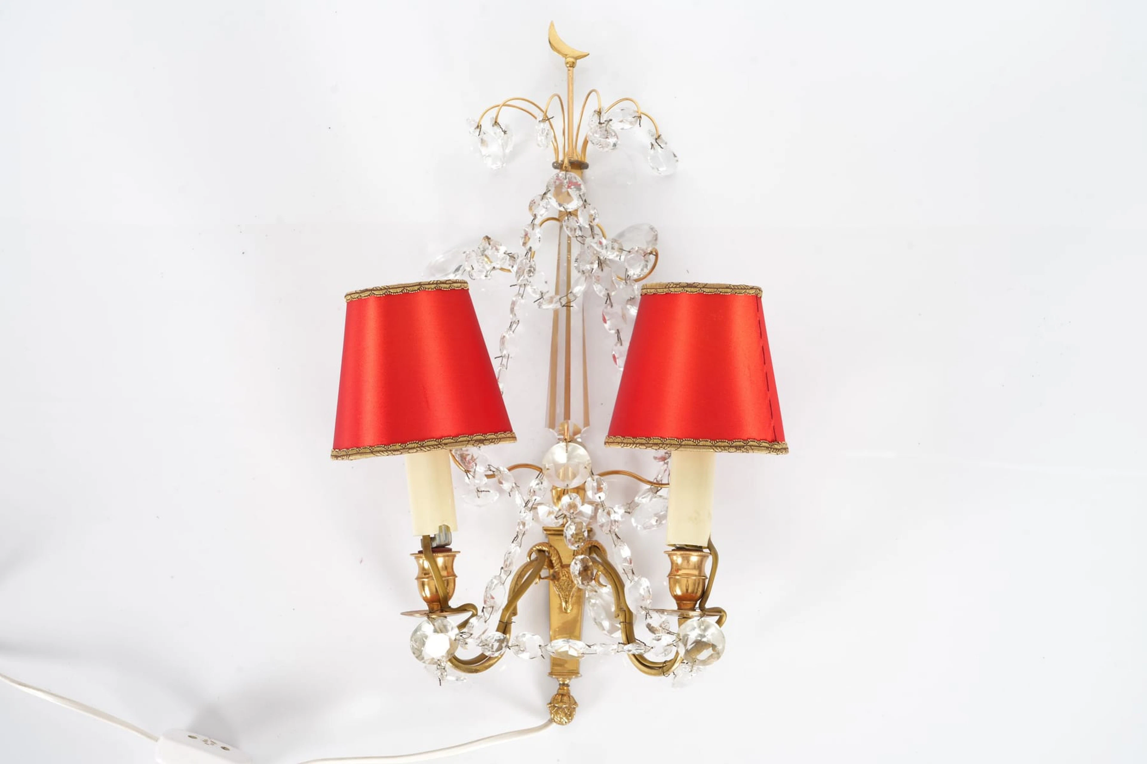 VÄGGLAMPA, mässing, behängd med prismor, 1900-tal